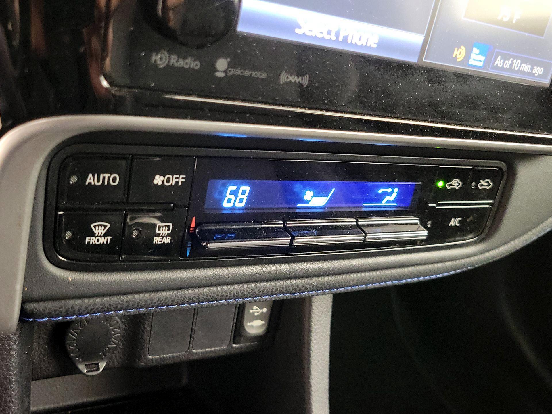 Thumbnail: 2017 Toyota Corolla - 16