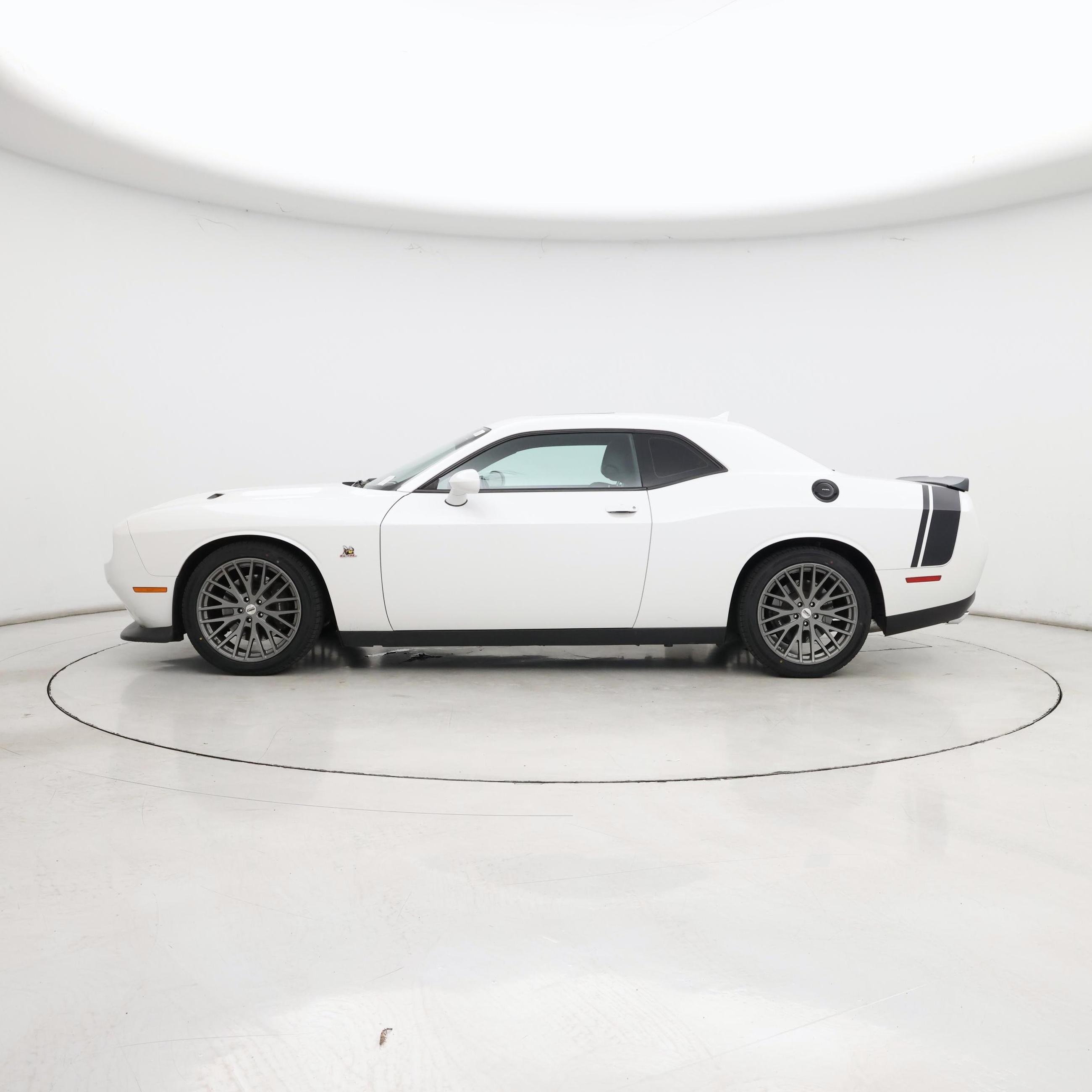 Thumbnail: 2015 Dodge Challenger - 3