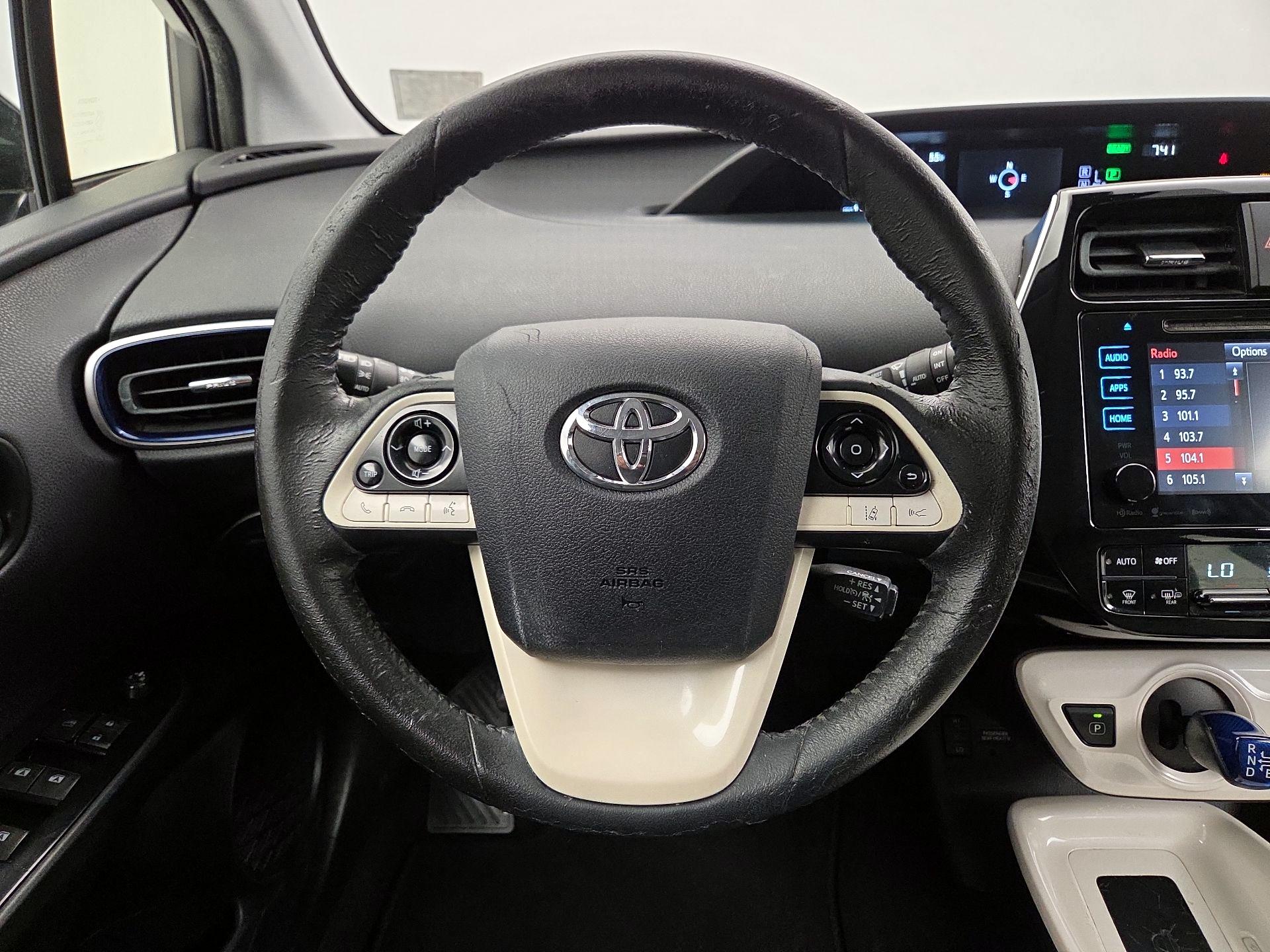 Thumbnail: 2016 Toyota Prius - 10