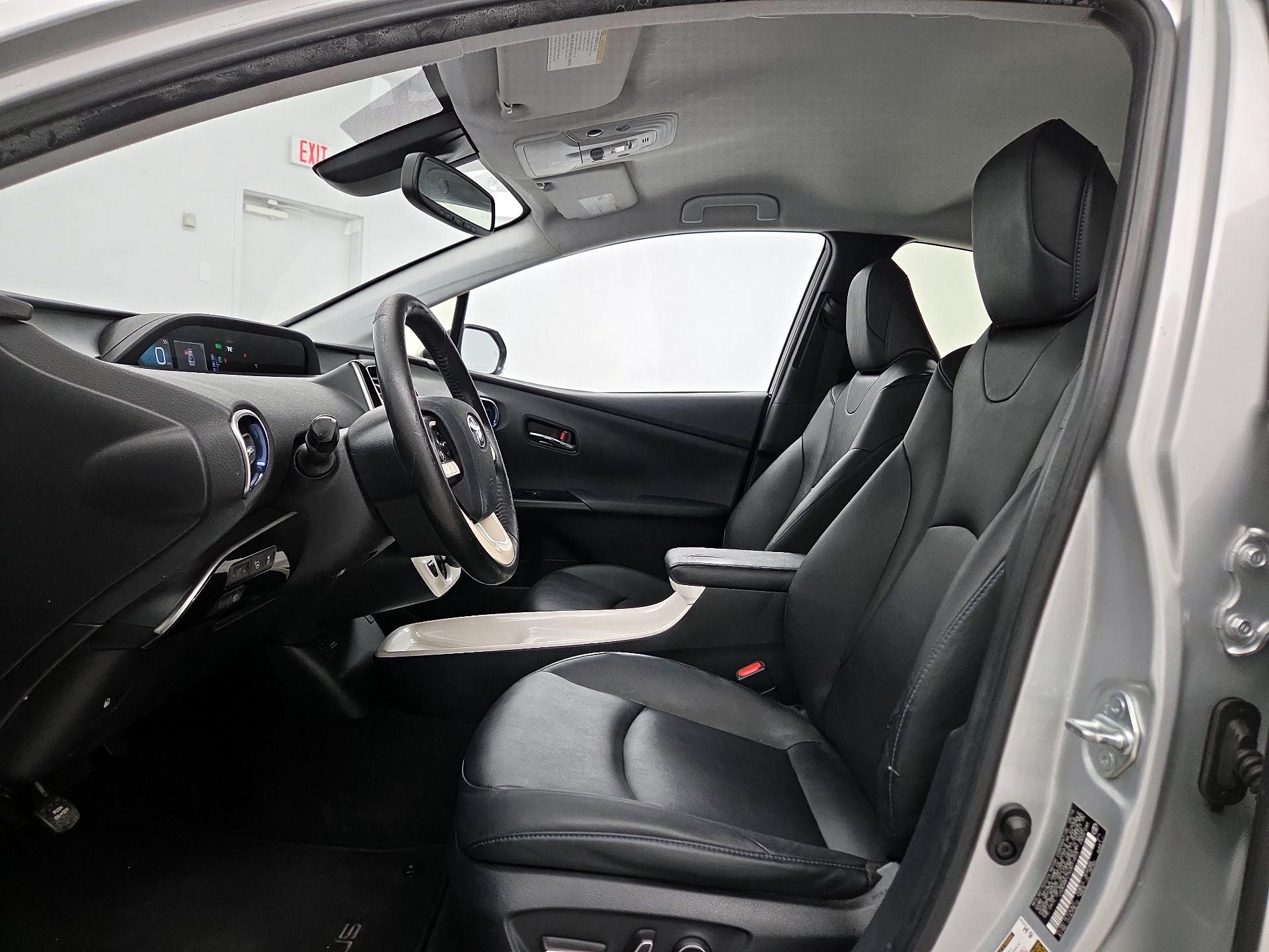 Thumbnail: 2016 Toyota Prius - 11