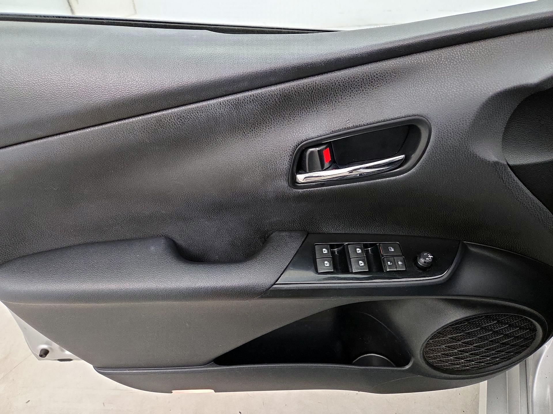 Thumbnail: 2016 Toyota Prius - 12