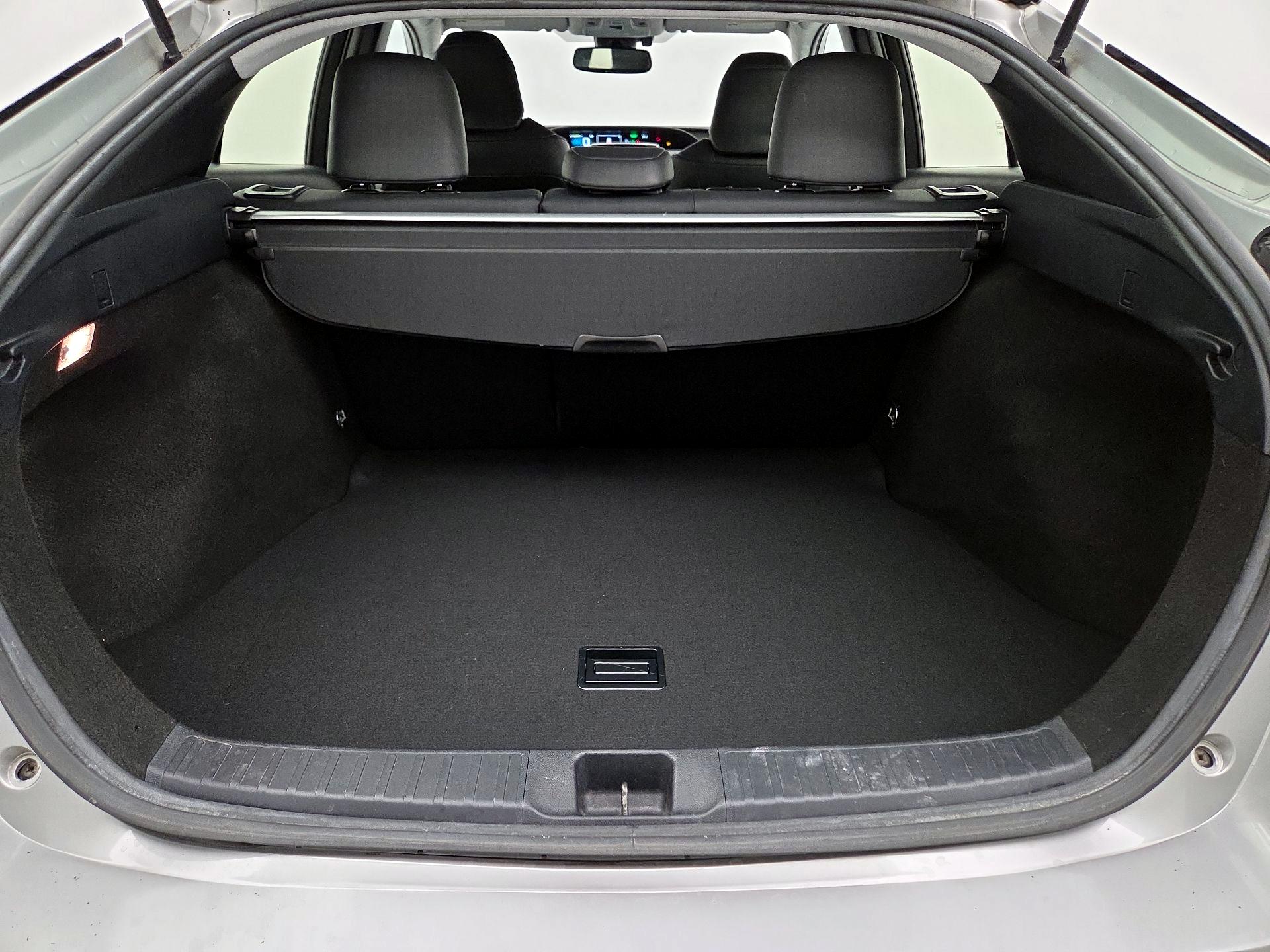 Thumbnail: 2016 Toyota Prius - 20