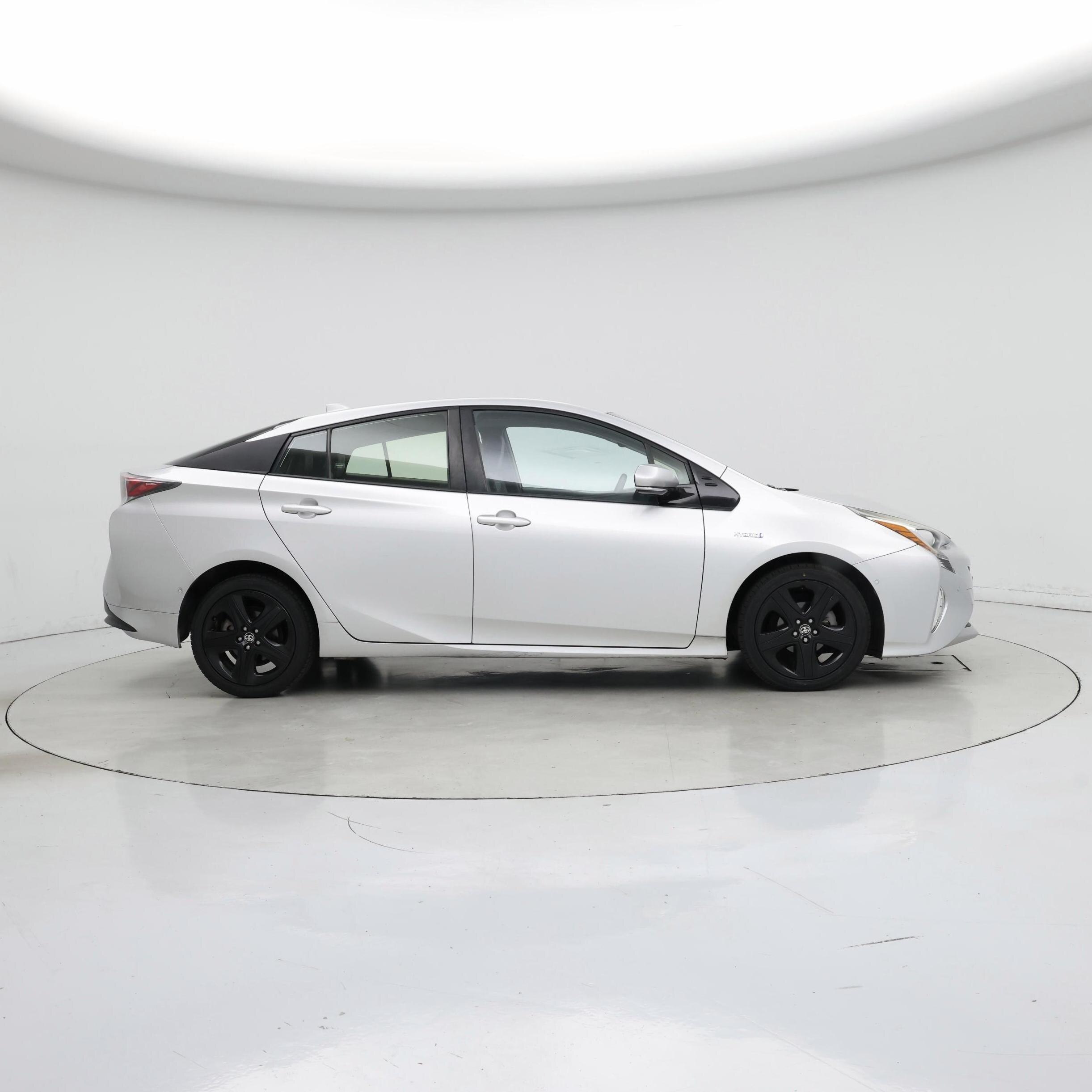 Thumbnail: 2016 Toyota Prius - 7