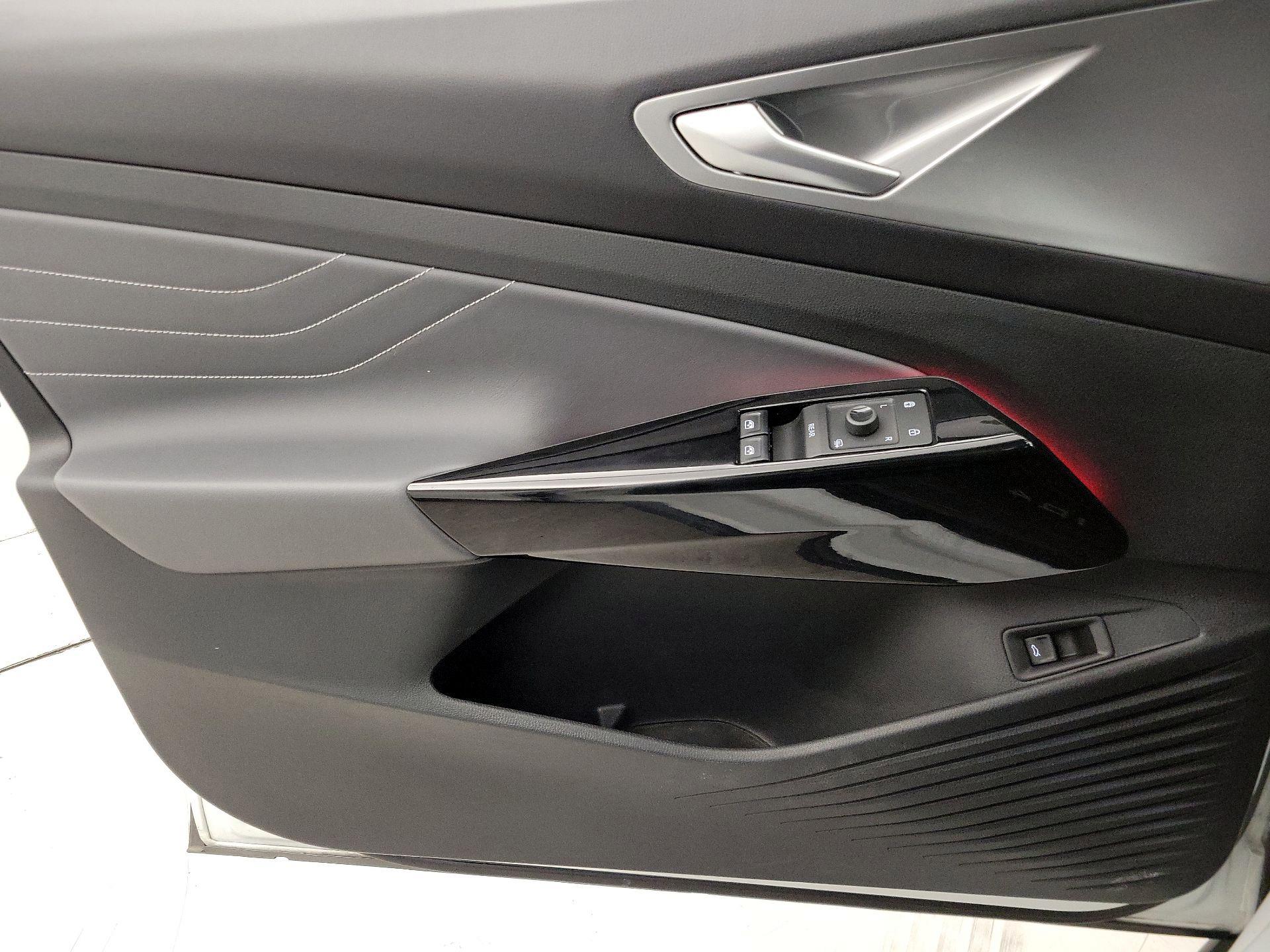 Thumbnail: 2023 Volkswagen ID.4 - 12