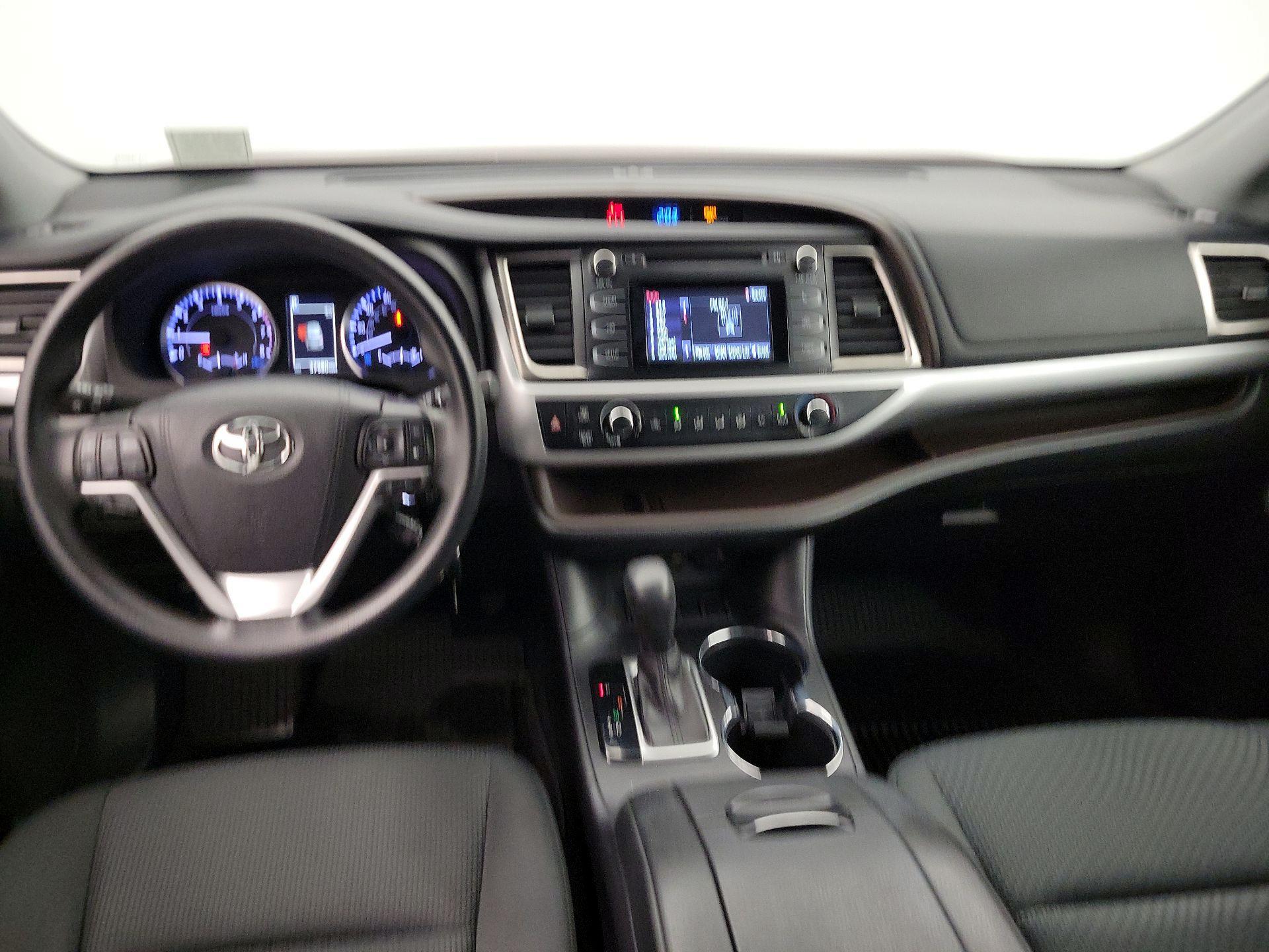Thumbnail: 2019 Toyota Highlander - 9