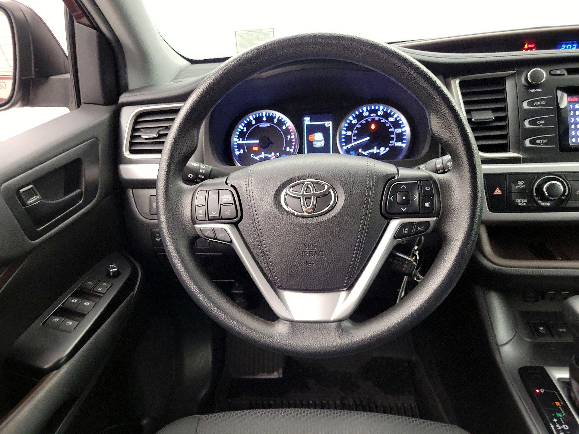 Thumbnail: 2019 Toyota Highlander - 10