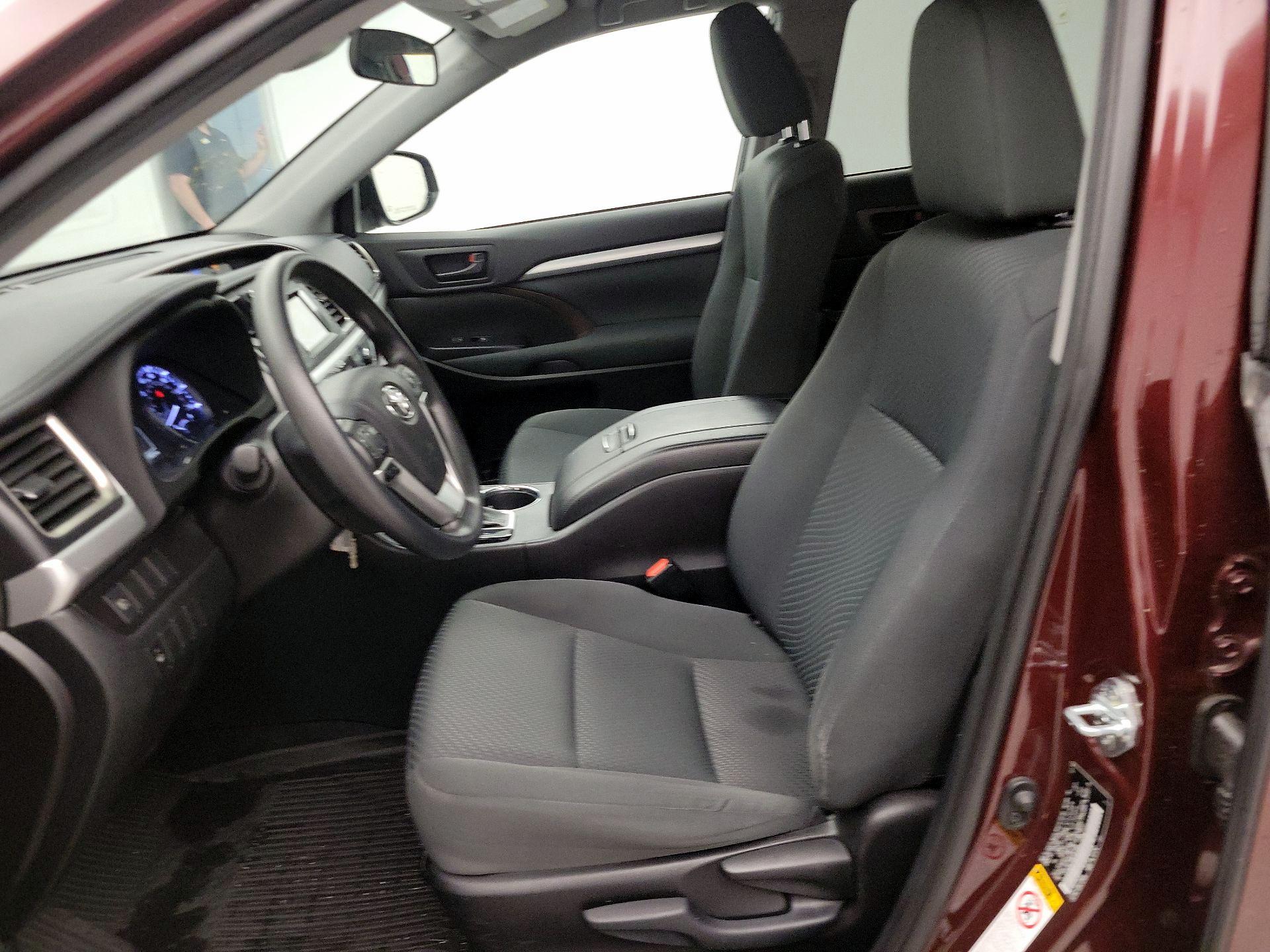 Thumbnail: 2019 Toyota Highlander - 11