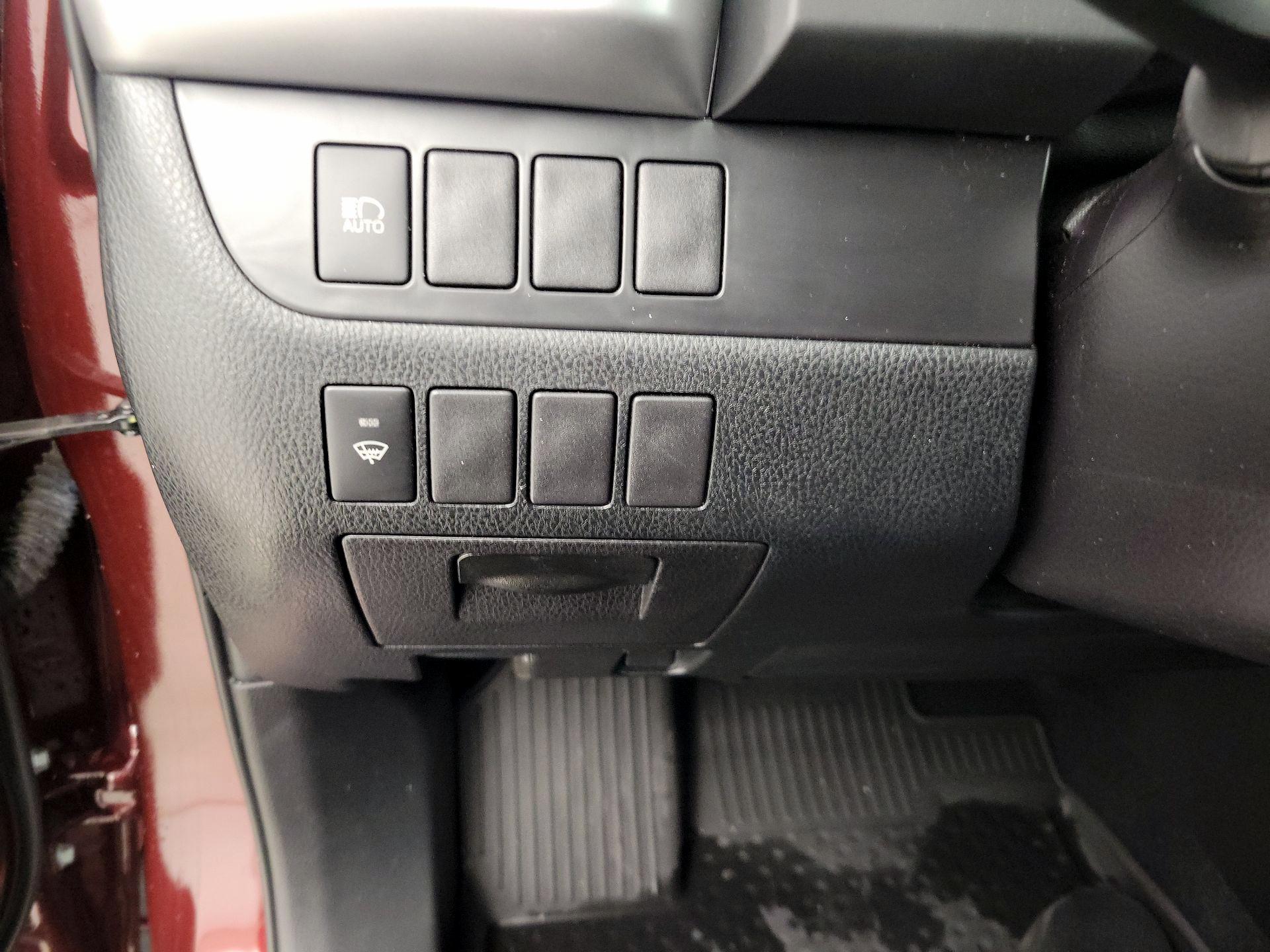 Thumbnail: 2019 Toyota Highlander - 13