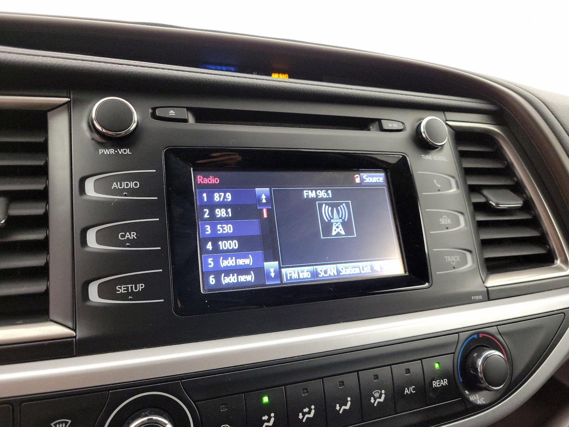 Thumbnail: 2019 Toyota Highlander - 15