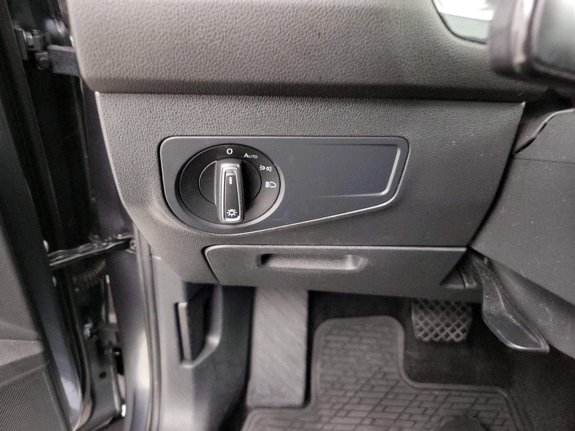 Thumbnail: 2019 Volkswagen Tiguan - 13