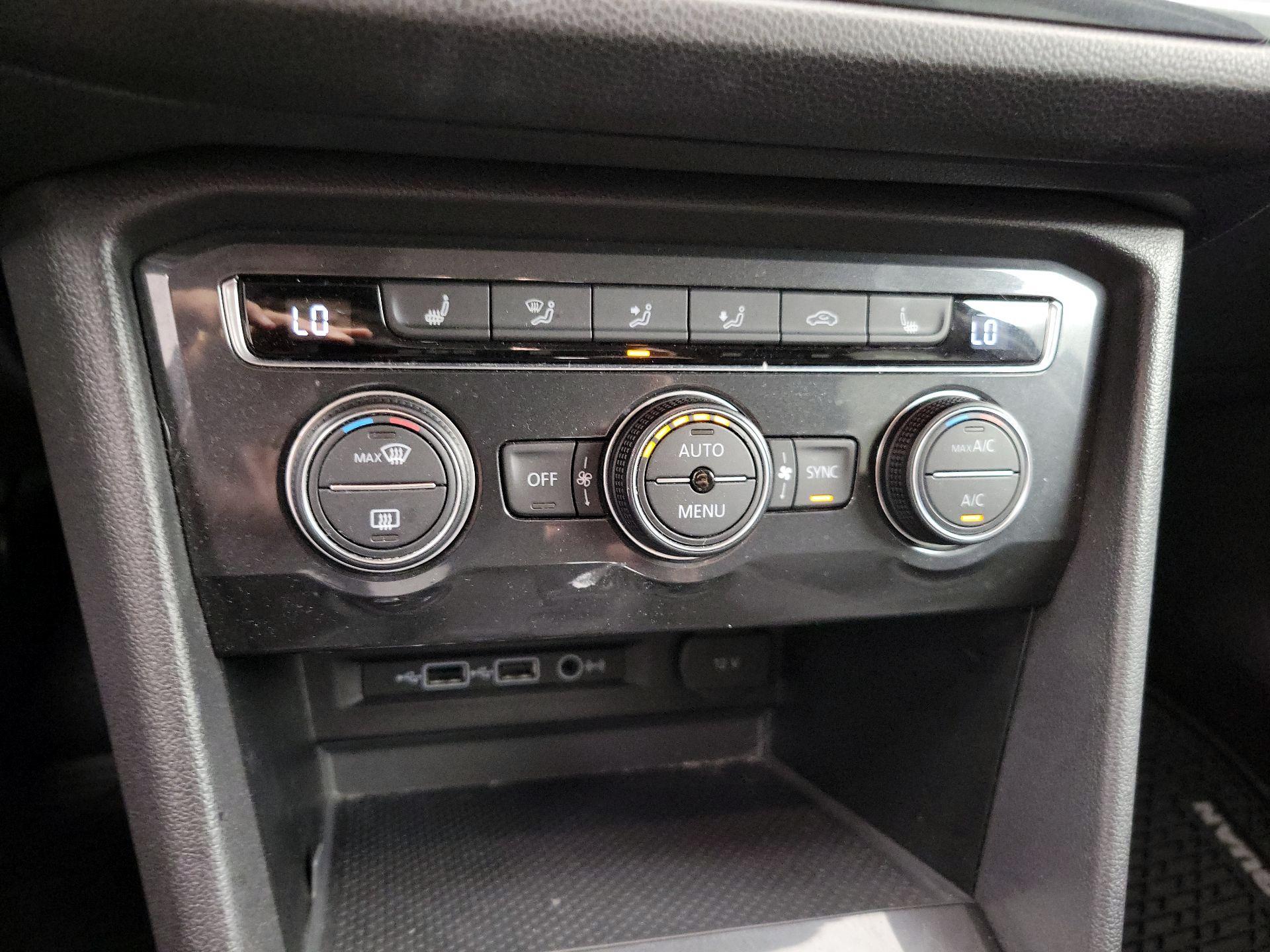 Thumbnail: 2019 Volkswagen Tiguan - 16