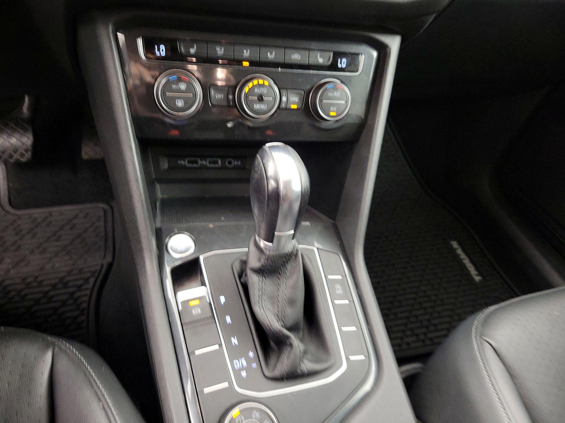 Thumbnail: 2019 Volkswagen Tiguan - 17