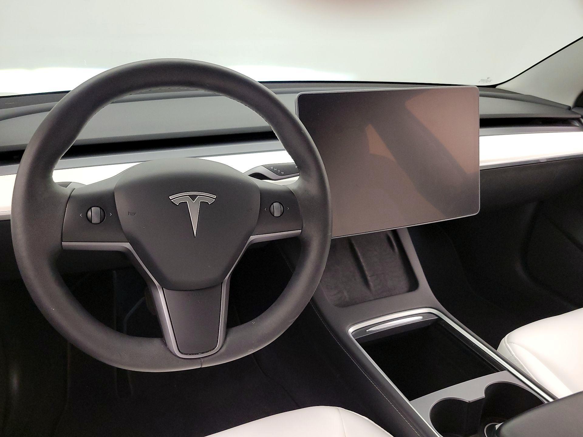 Thumbnail: 2022 Tesla Model 3 - 9