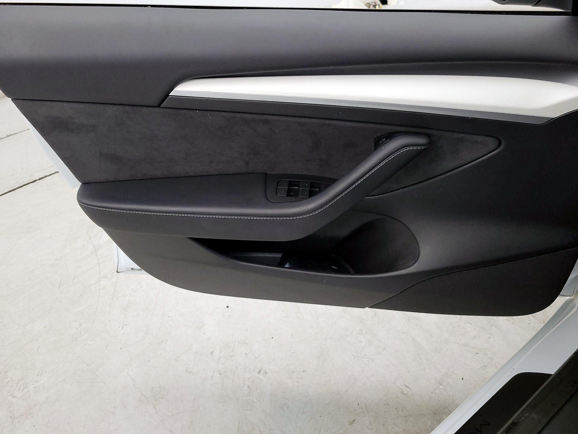 Thumbnail: 2022 Tesla Model 3 - 12