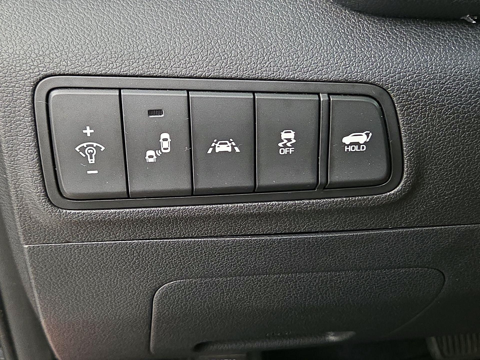 Thumbnail: 2016 Hyundai Tucson - 13