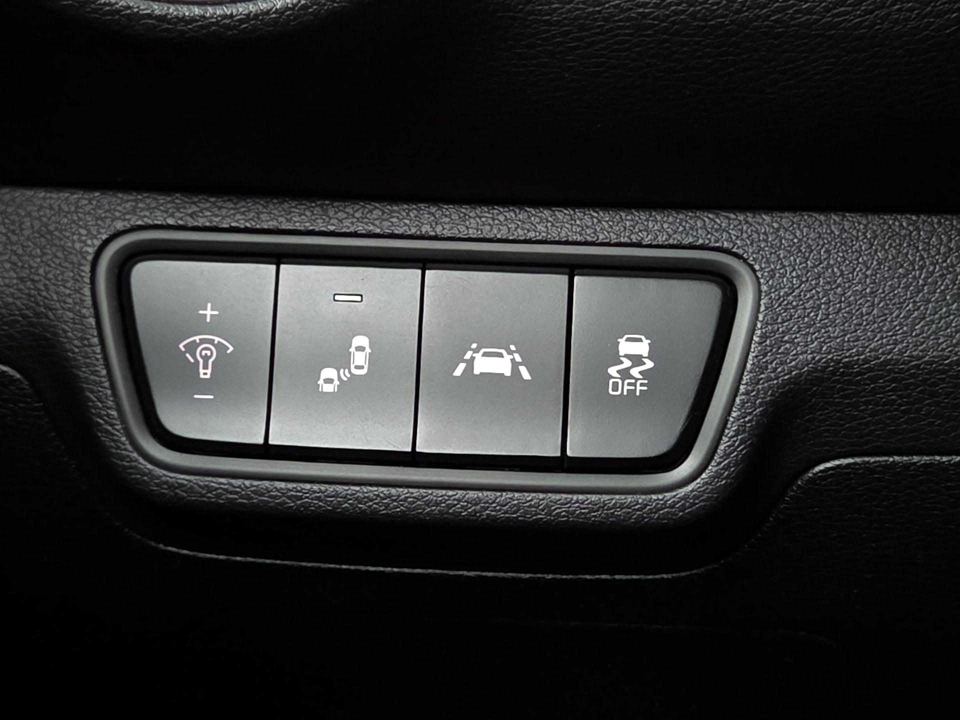 Thumbnail: 2020 Kia Forte - 13