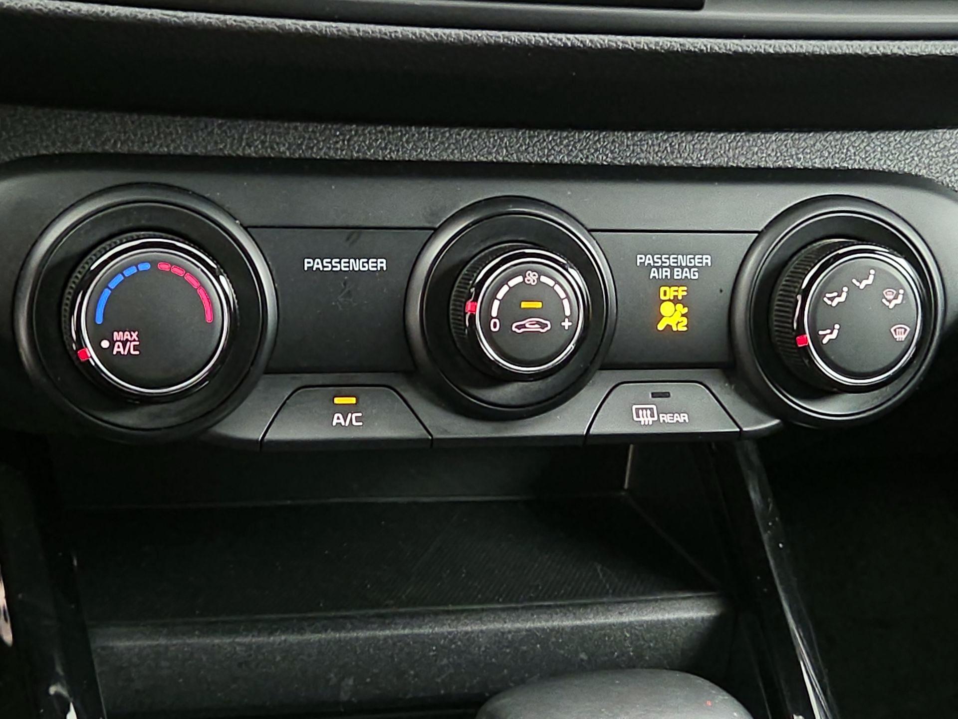 Thumbnail: 2020 Kia Forte - 16