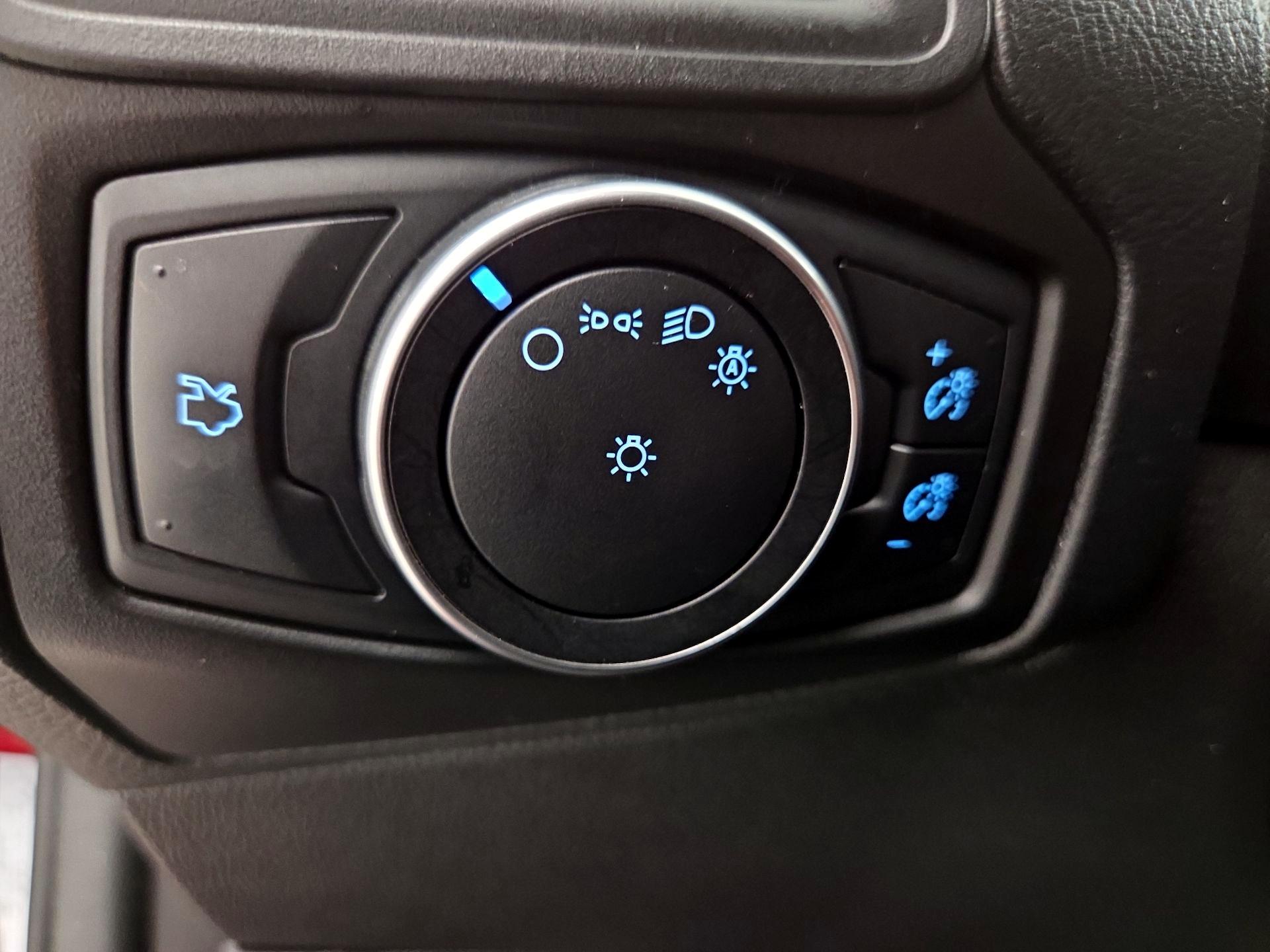 Thumbnail: 2017 Ford Focus - 13