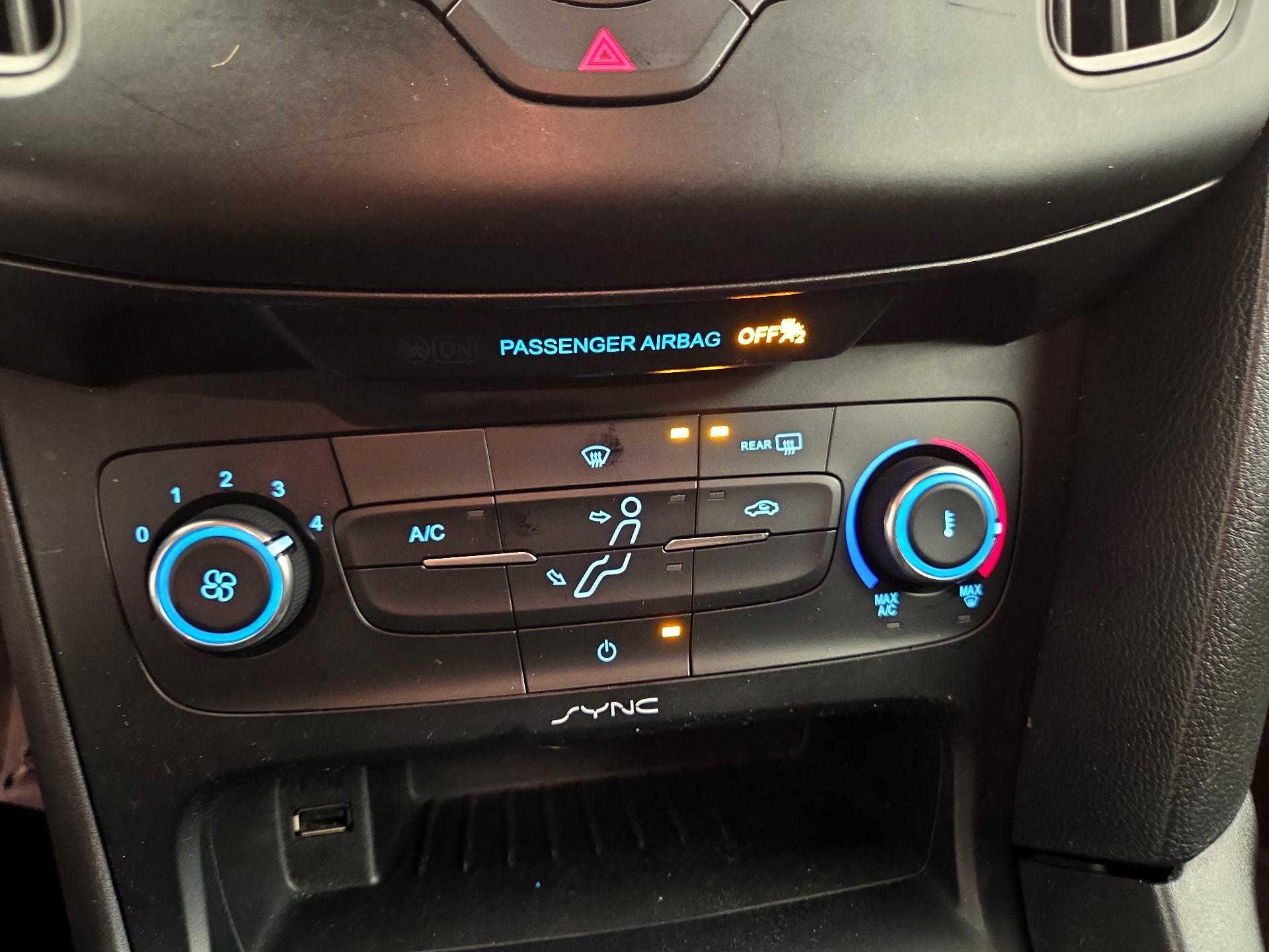 Thumbnail: 2017 Ford Focus - 16