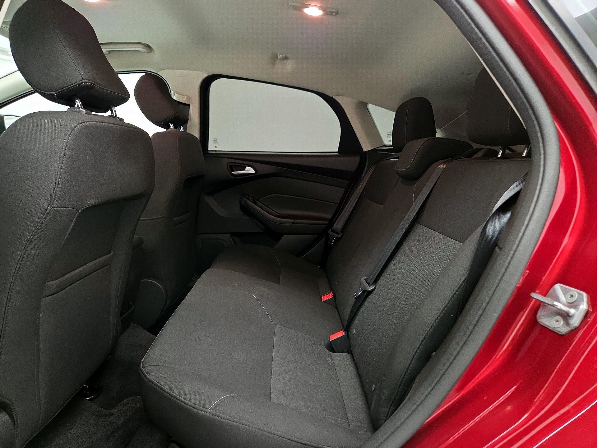 Thumbnail: 2017 Ford Focus - 19