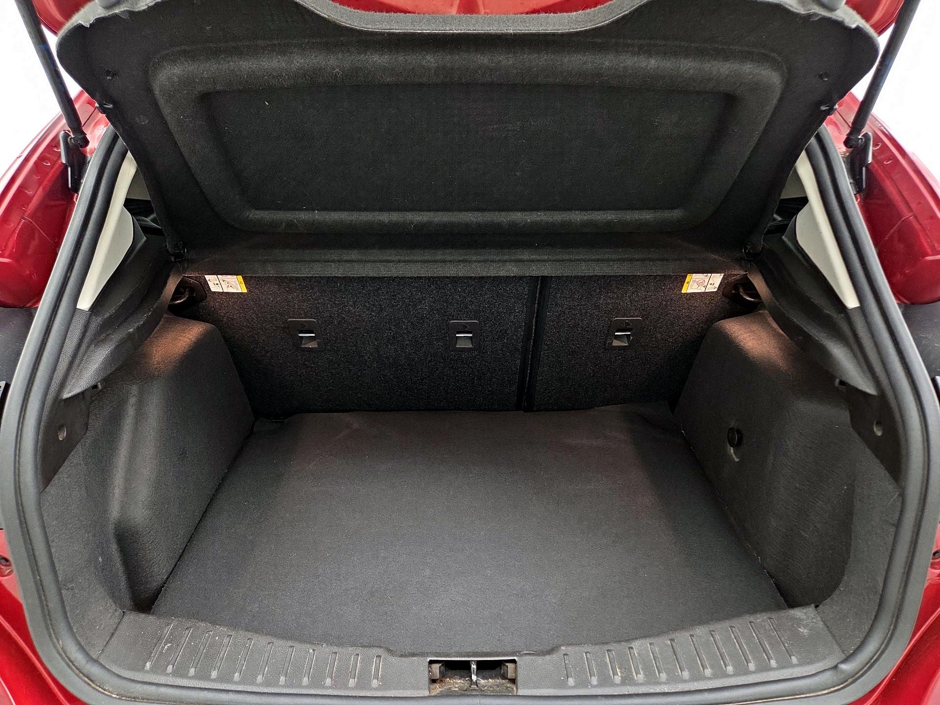 Thumbnail: 2017 Ford Focus - 20