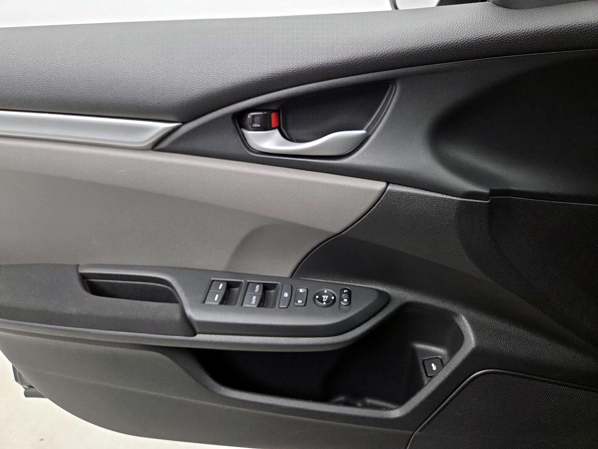 Thumbnail: 2018 Honda Civic - 12