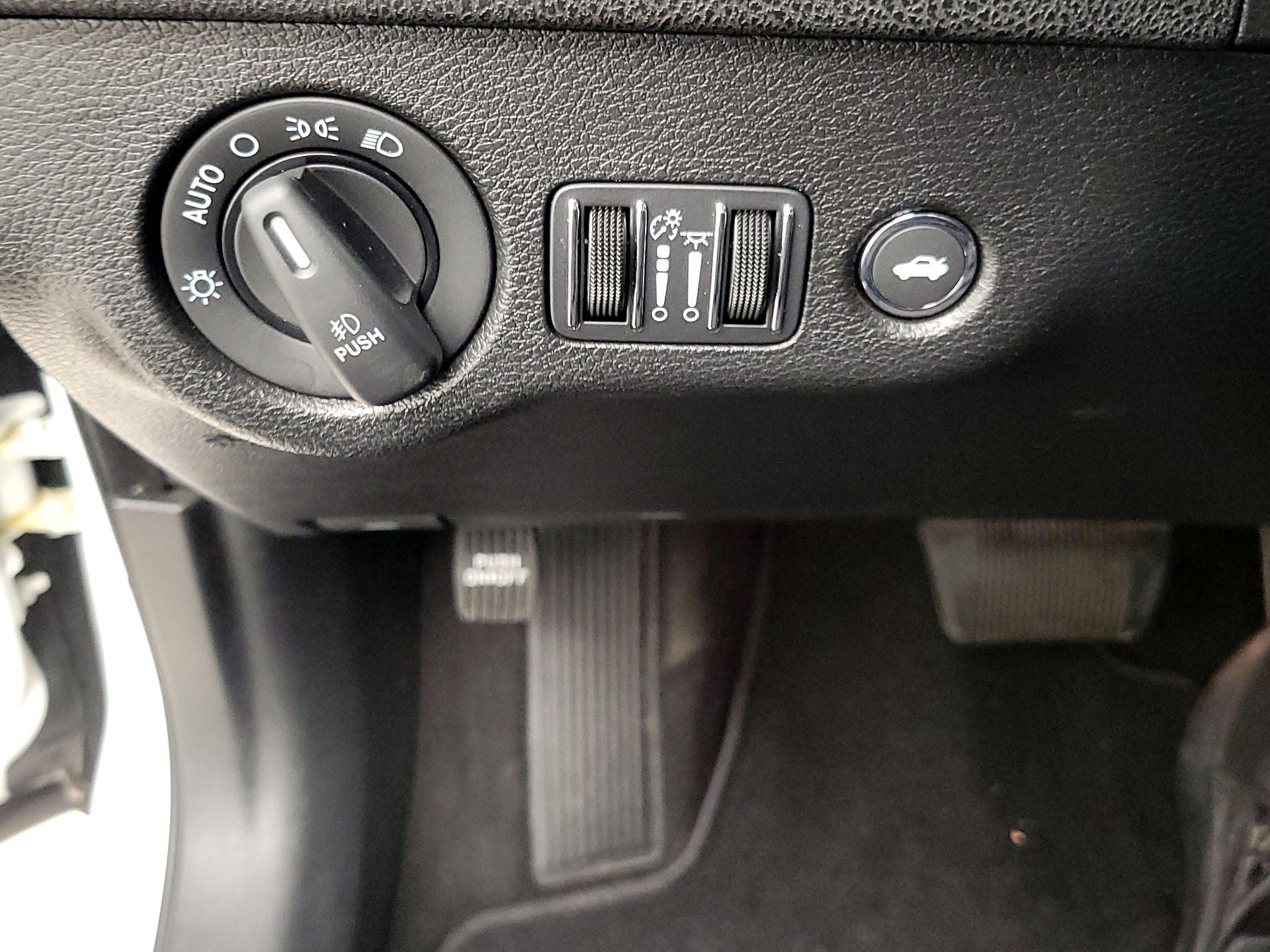 Thumbnail: 2021 Dodge Charger - 13