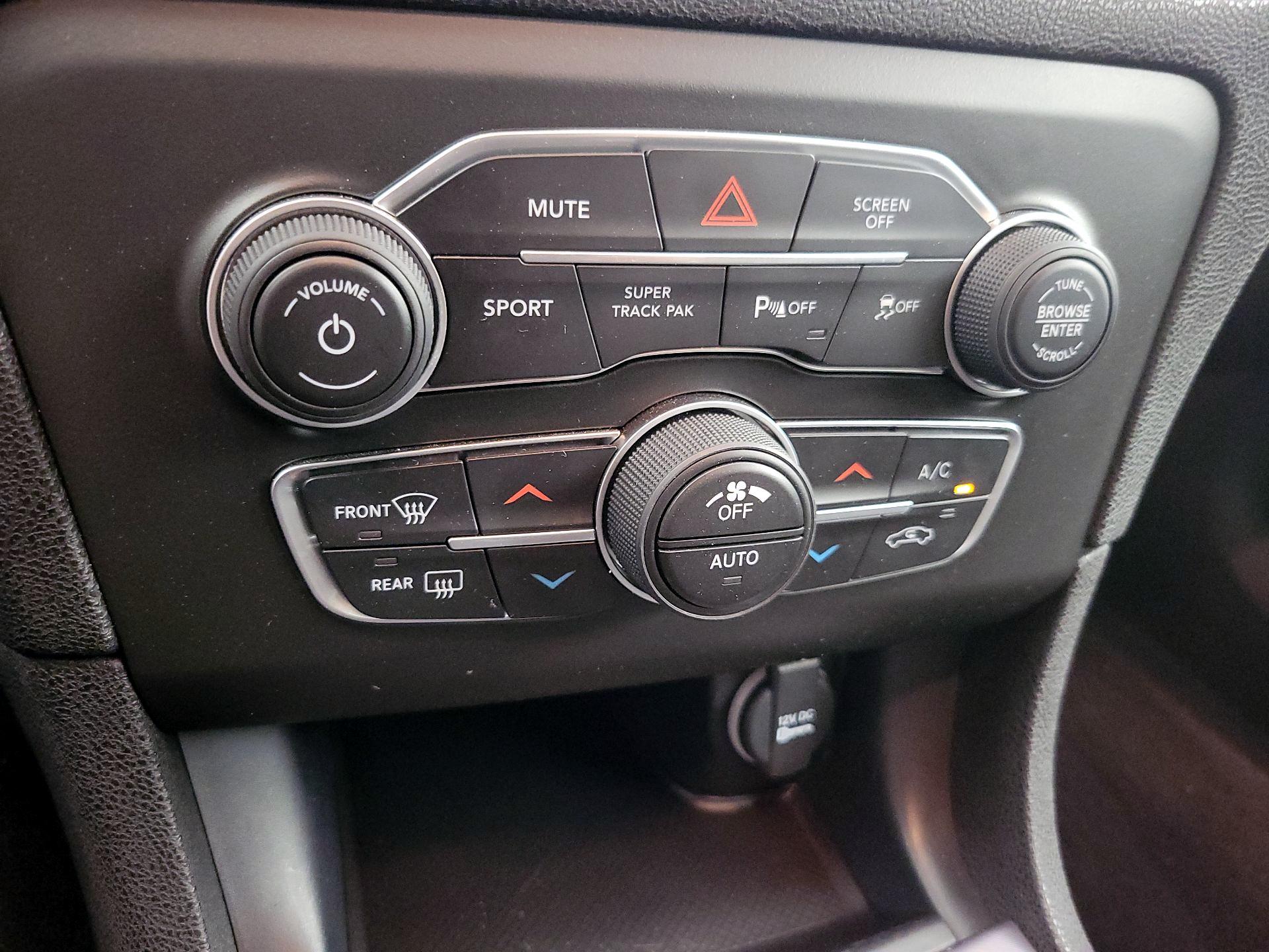 Thumbnail: 2021 Dodge Charger - 17