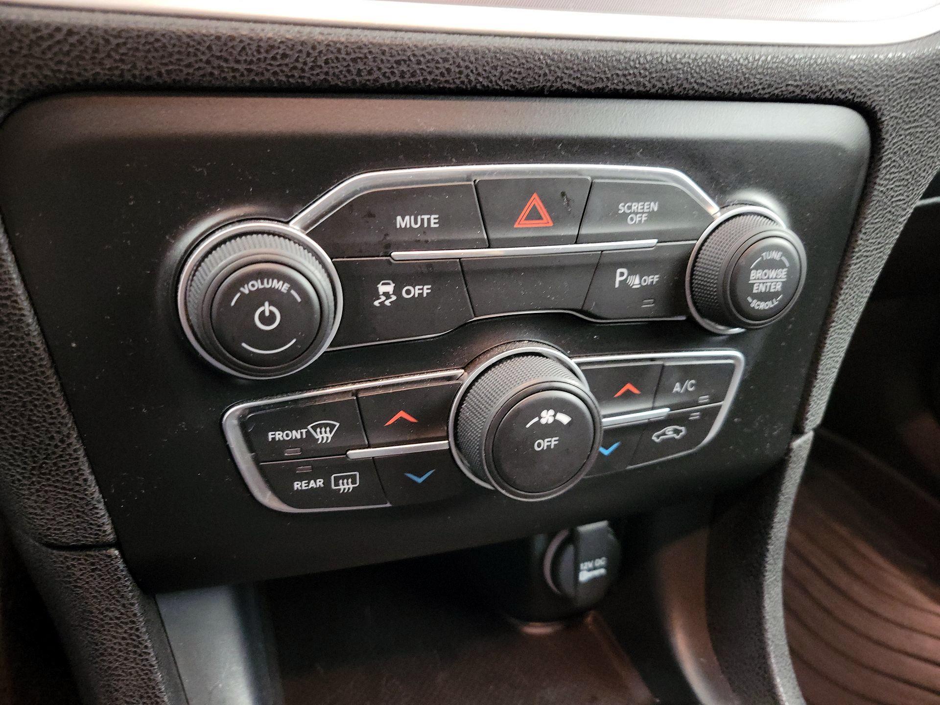 Thumbnail: 2022 Dodge Charger - 17