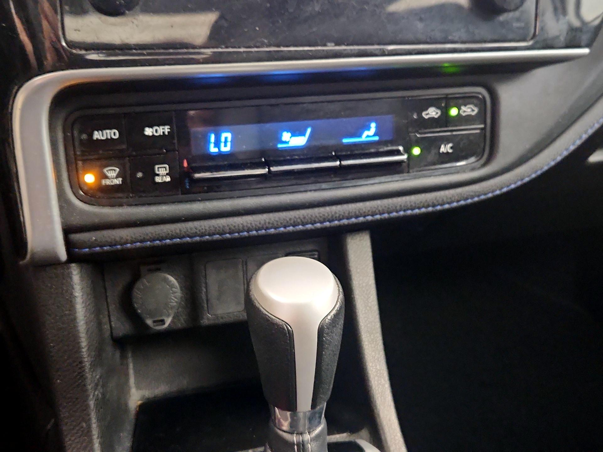 Thumbnail: 2019 Toyota Corolla - 16