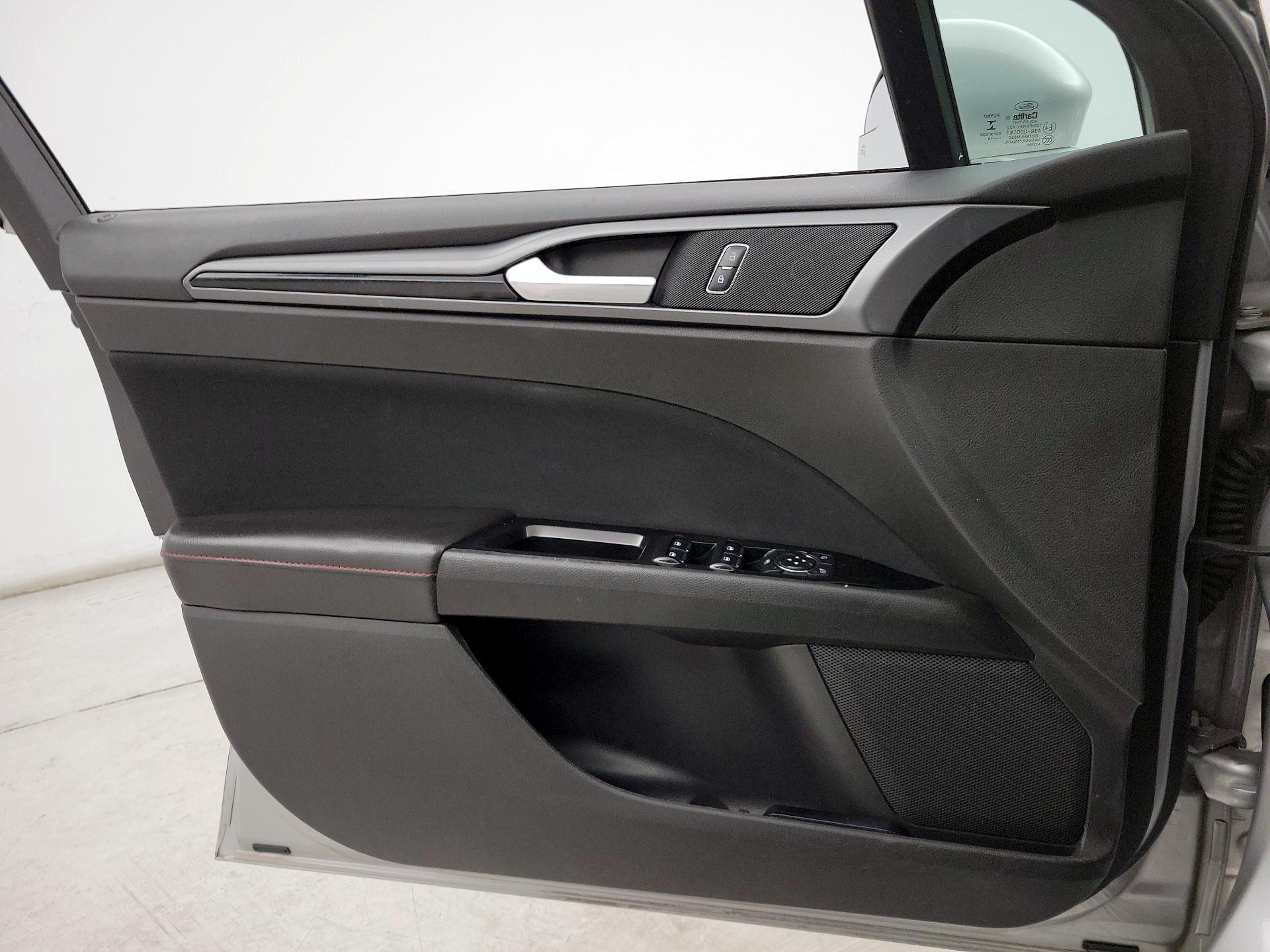 Thumbnail: 2014 Ford Fusion - 12