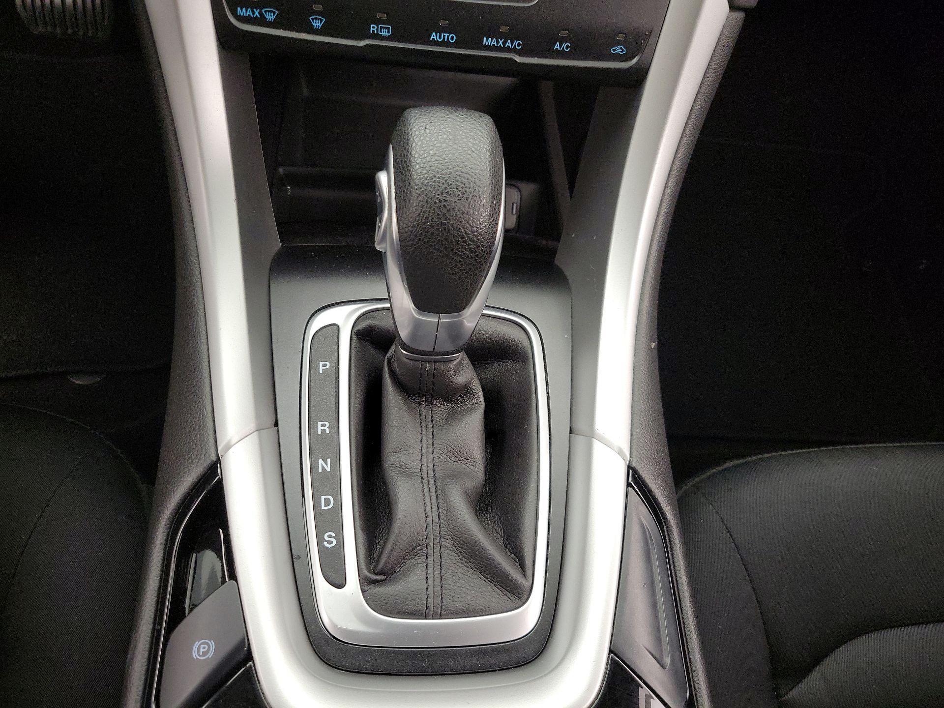 Thumbnail: 2014 Ford Fusion - 17