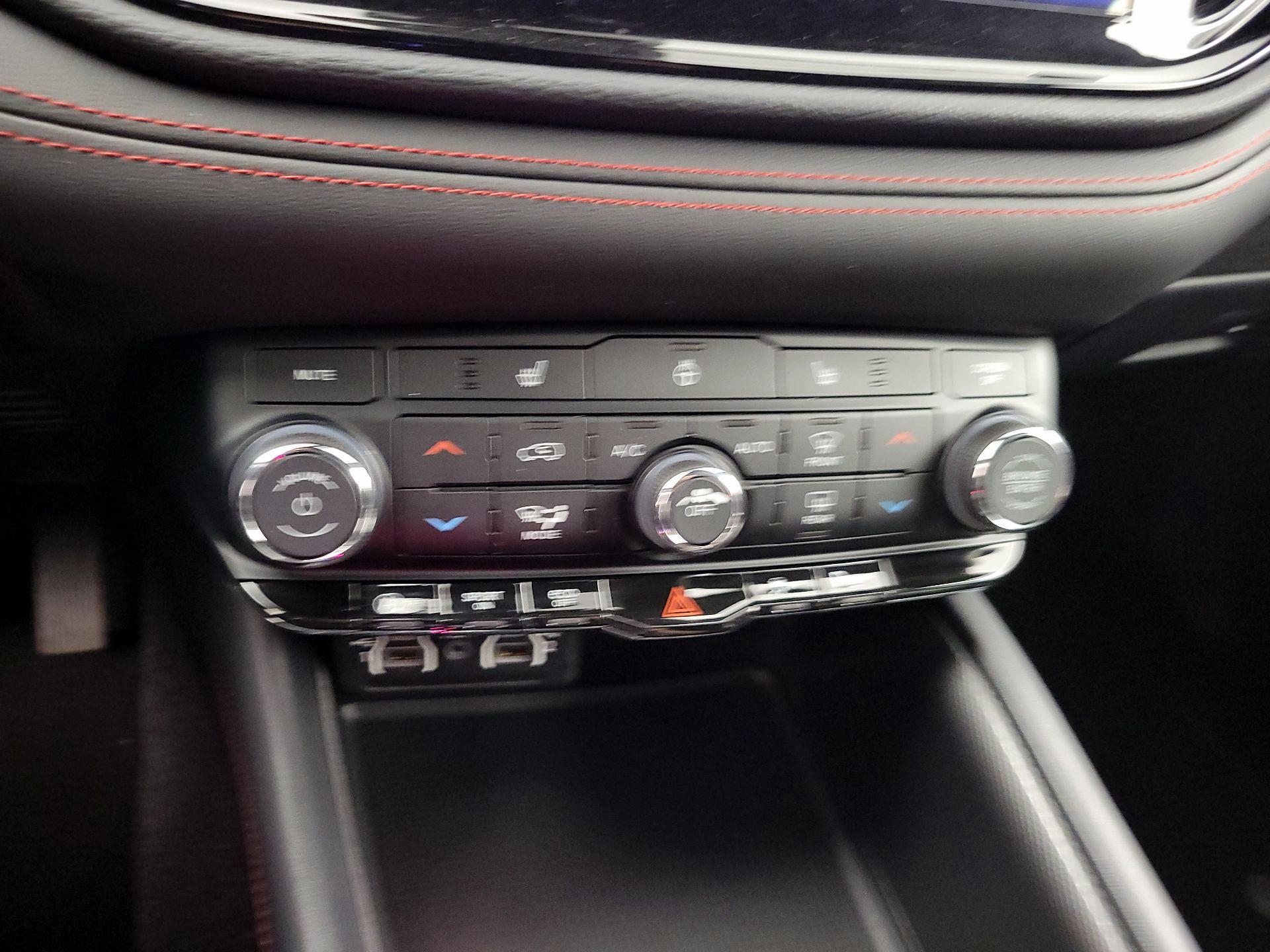 Thumbnail: 2023 Dodge Durango - 17