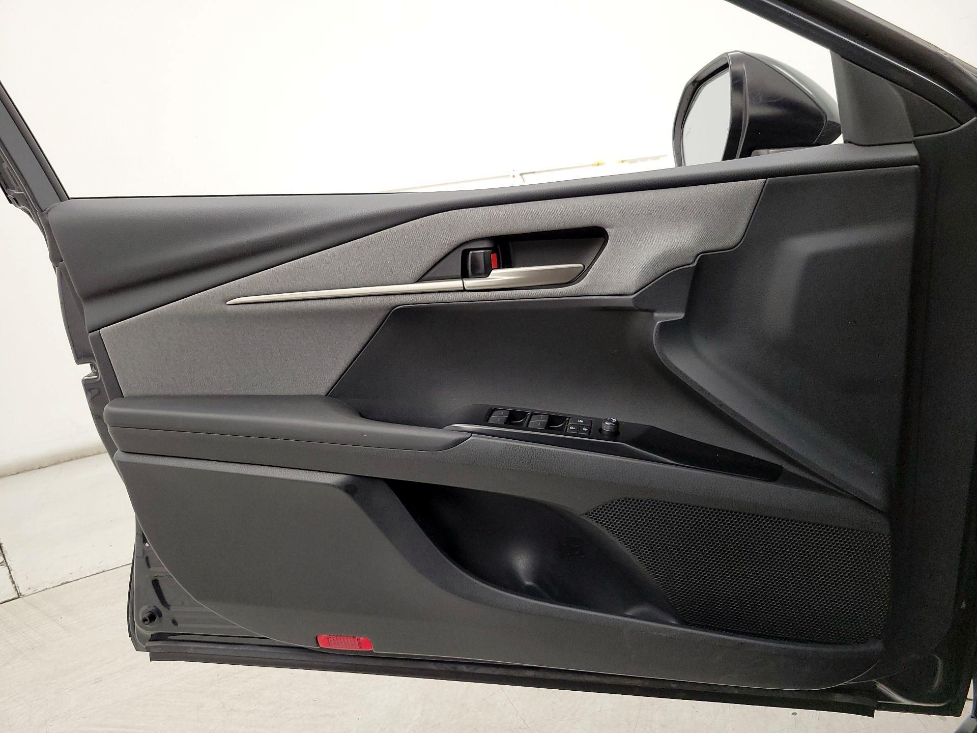 Thumbnail: 2025 Toyota Camry - 12