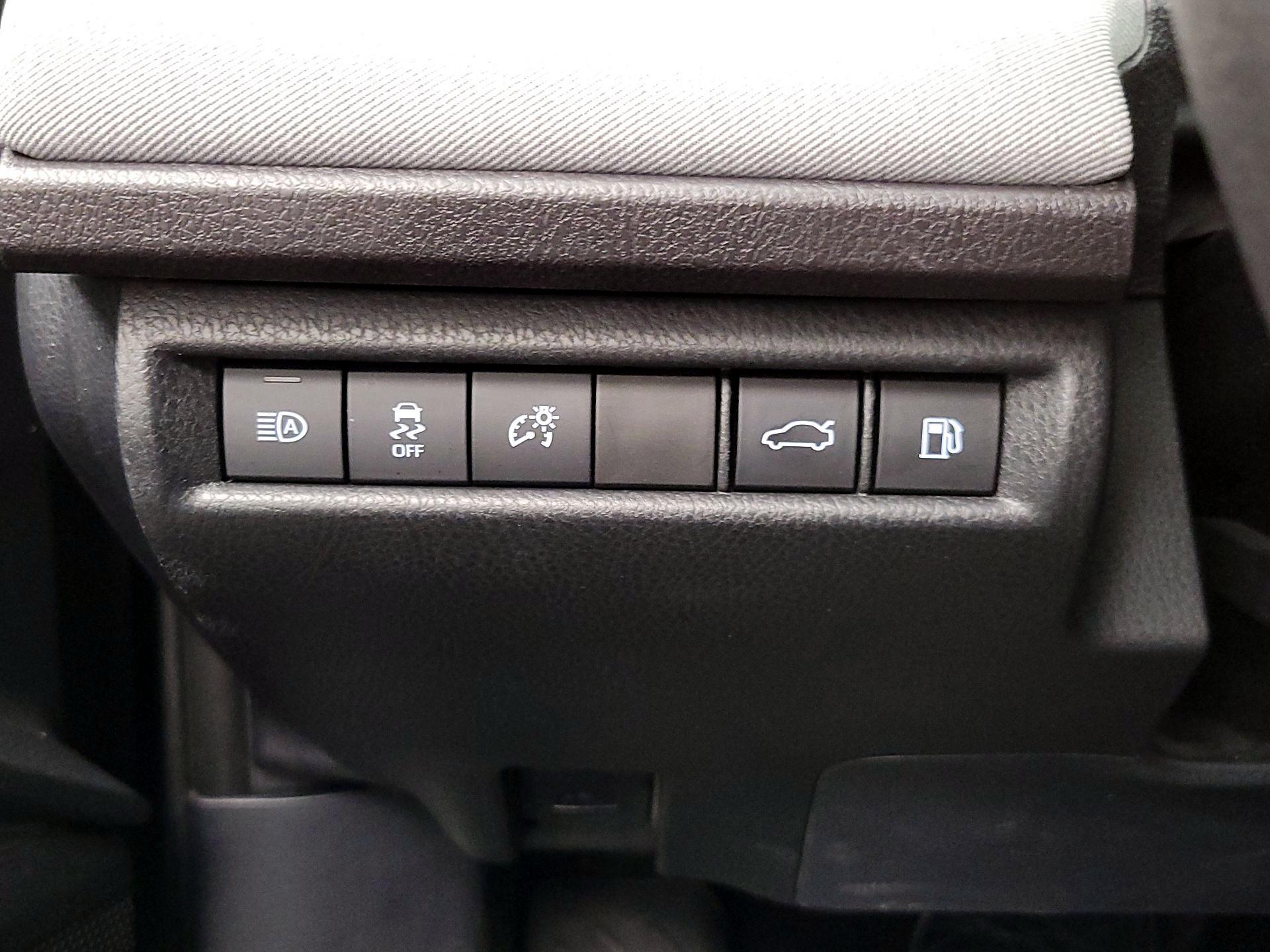 Thumbnail: 2025 Toyota Camry - 13