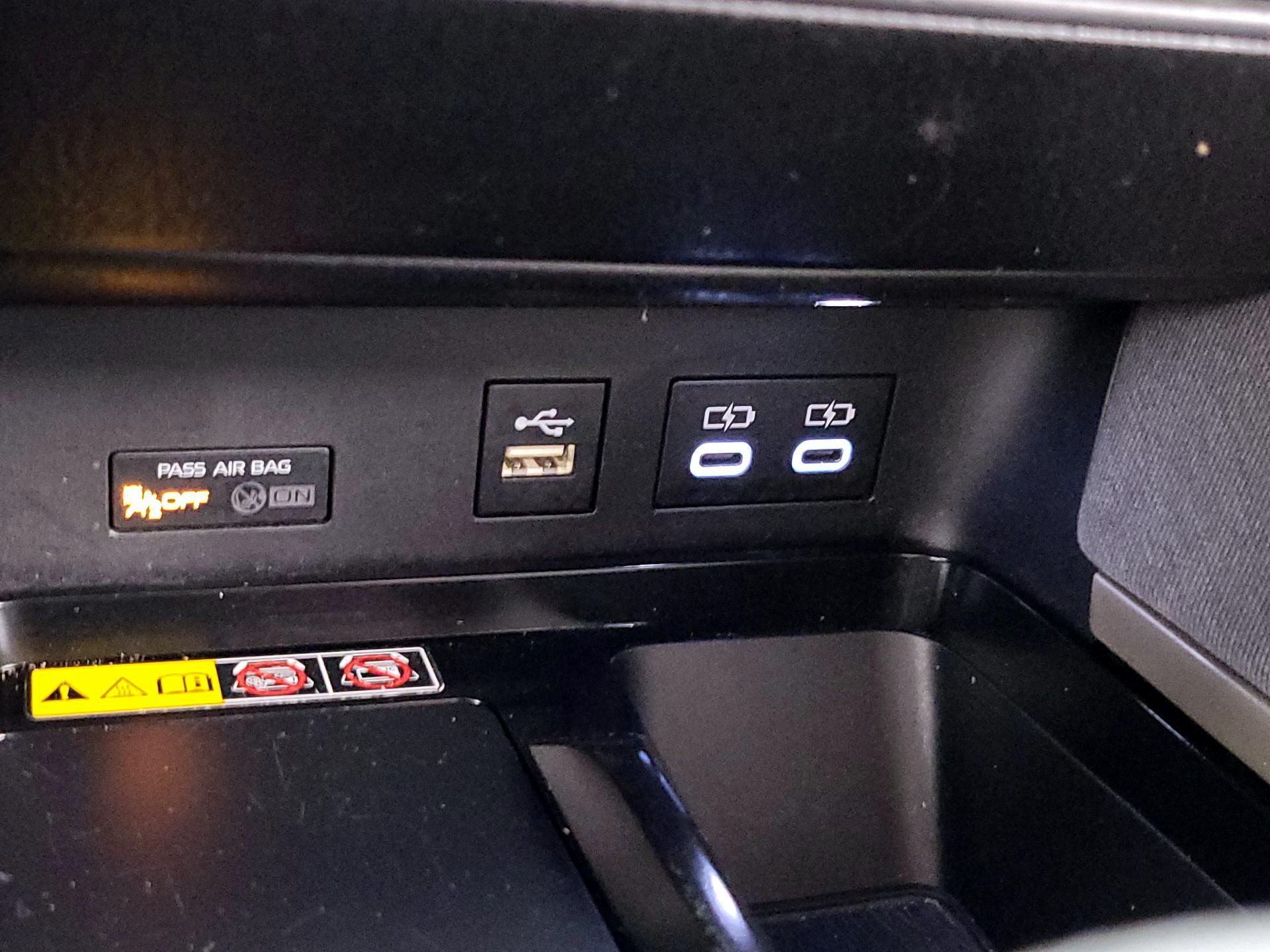 Thumbnail: 2025 Toyota Camry - 18