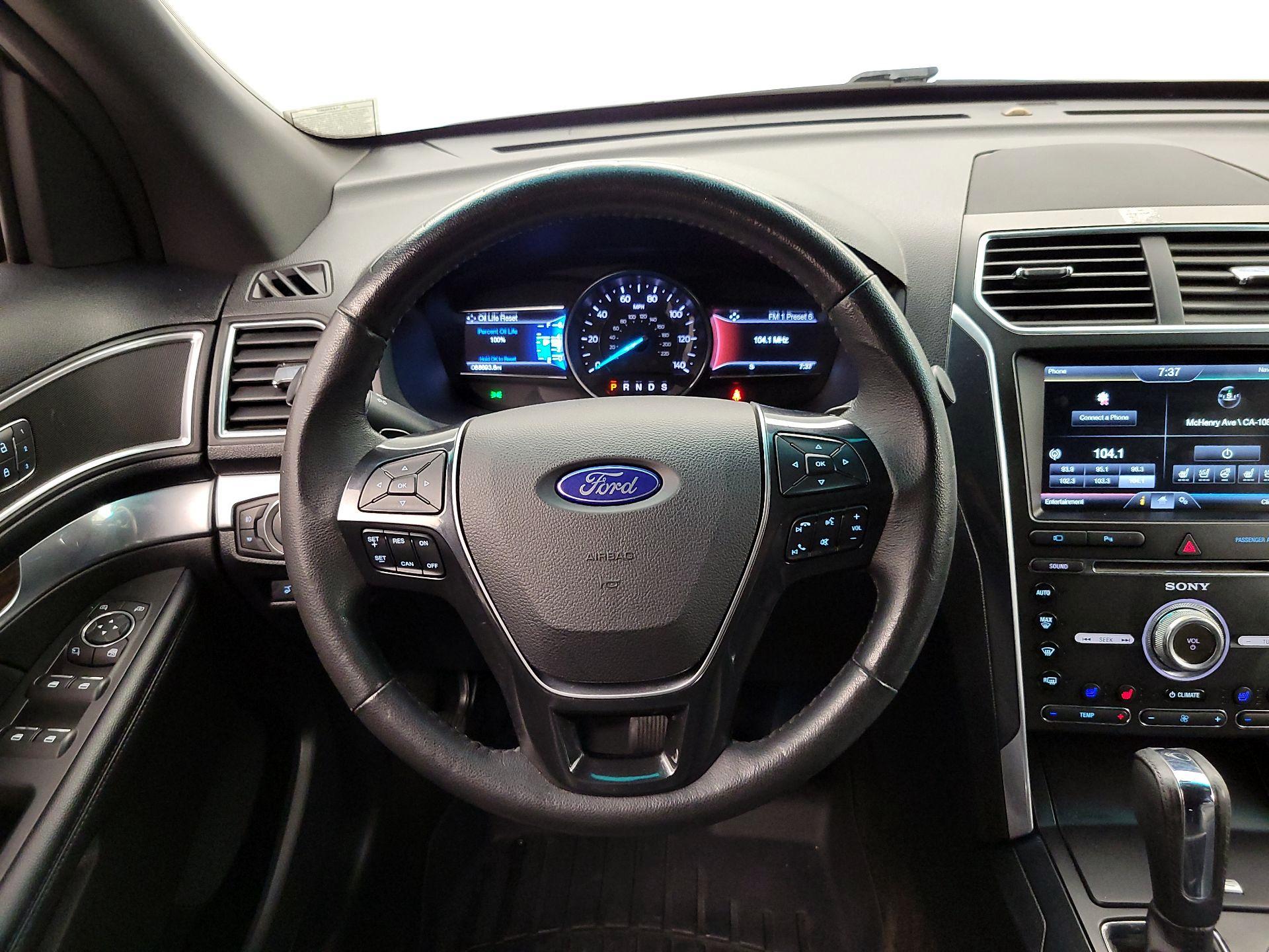 Thumbnail: 2016 Ford Explorer - 10