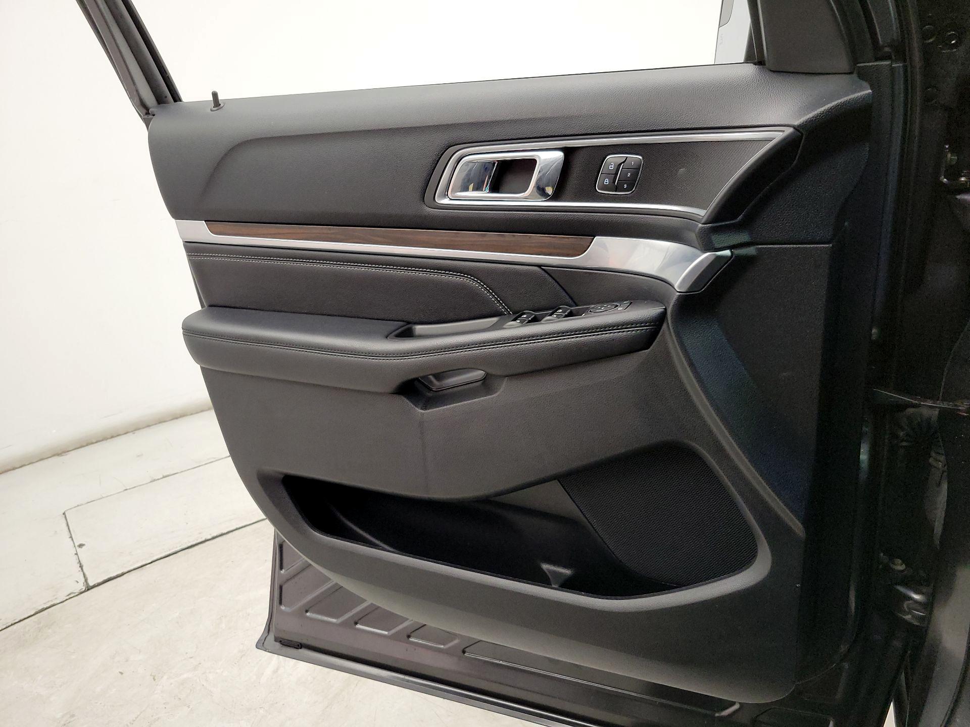 Thumbnail: 2016 Ford Explorer - 12