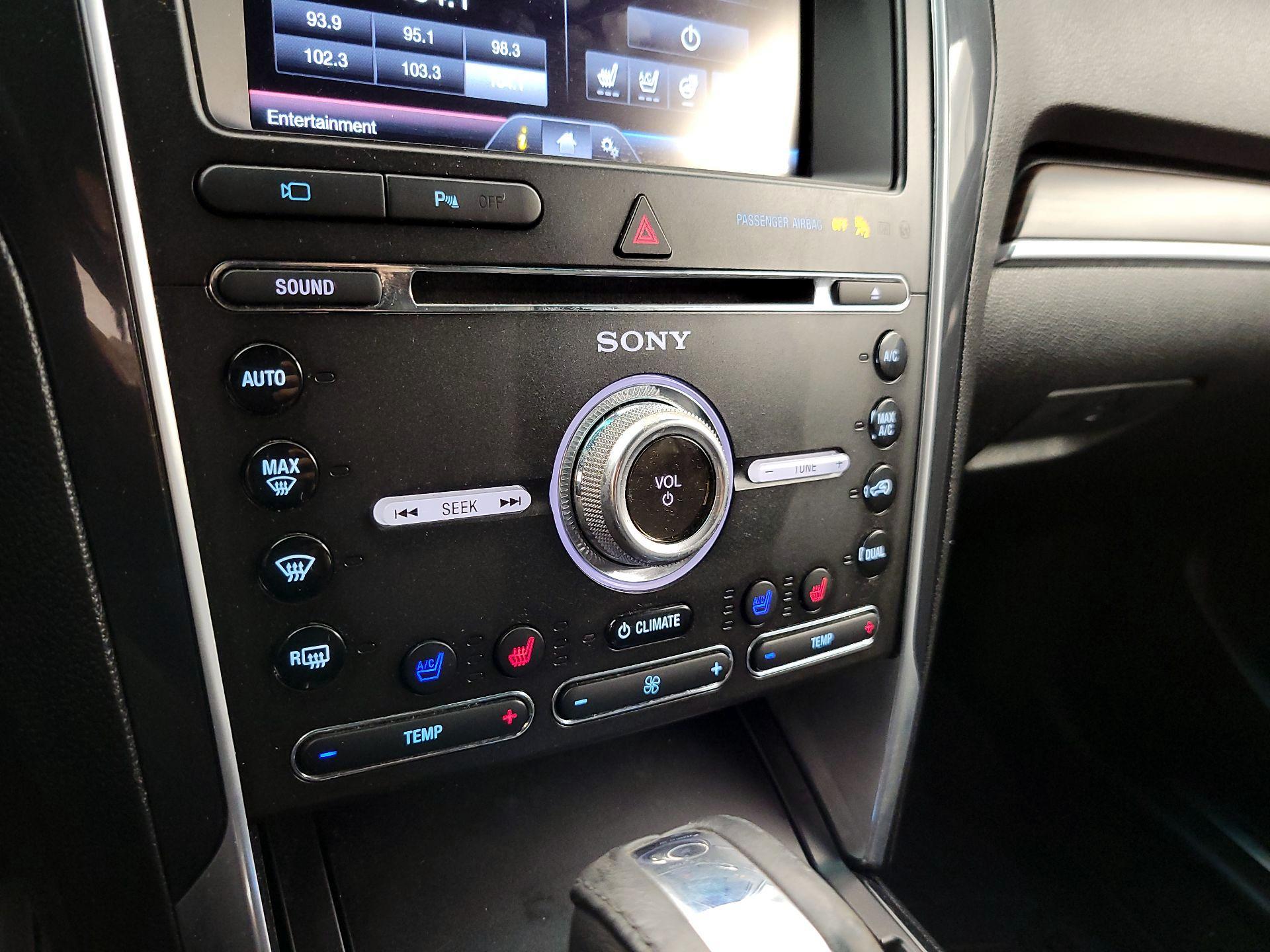 Thumbnail: 2016 Ford Explorer - 17