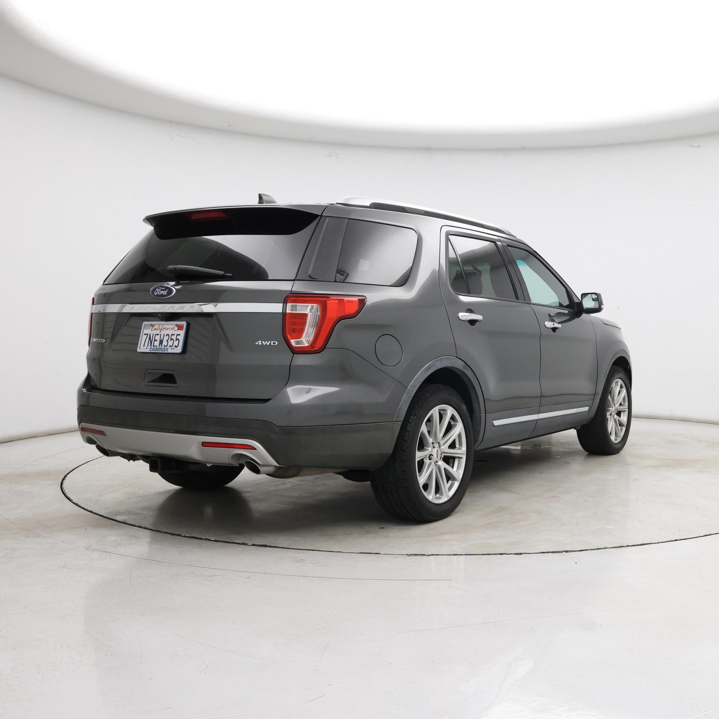 Thumbnail: 2016 Ford Explorer - 8