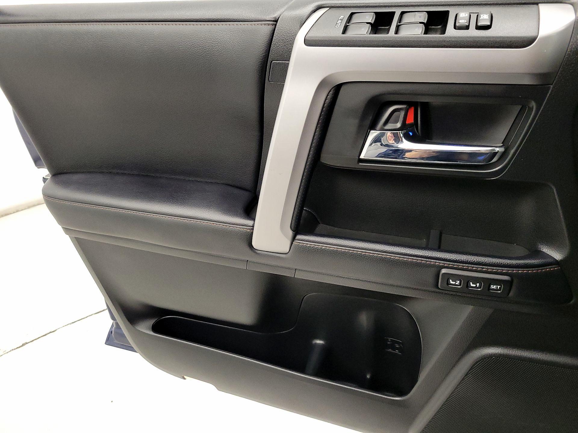 Thumbnail: 2020 Toyota 4Runner - 12