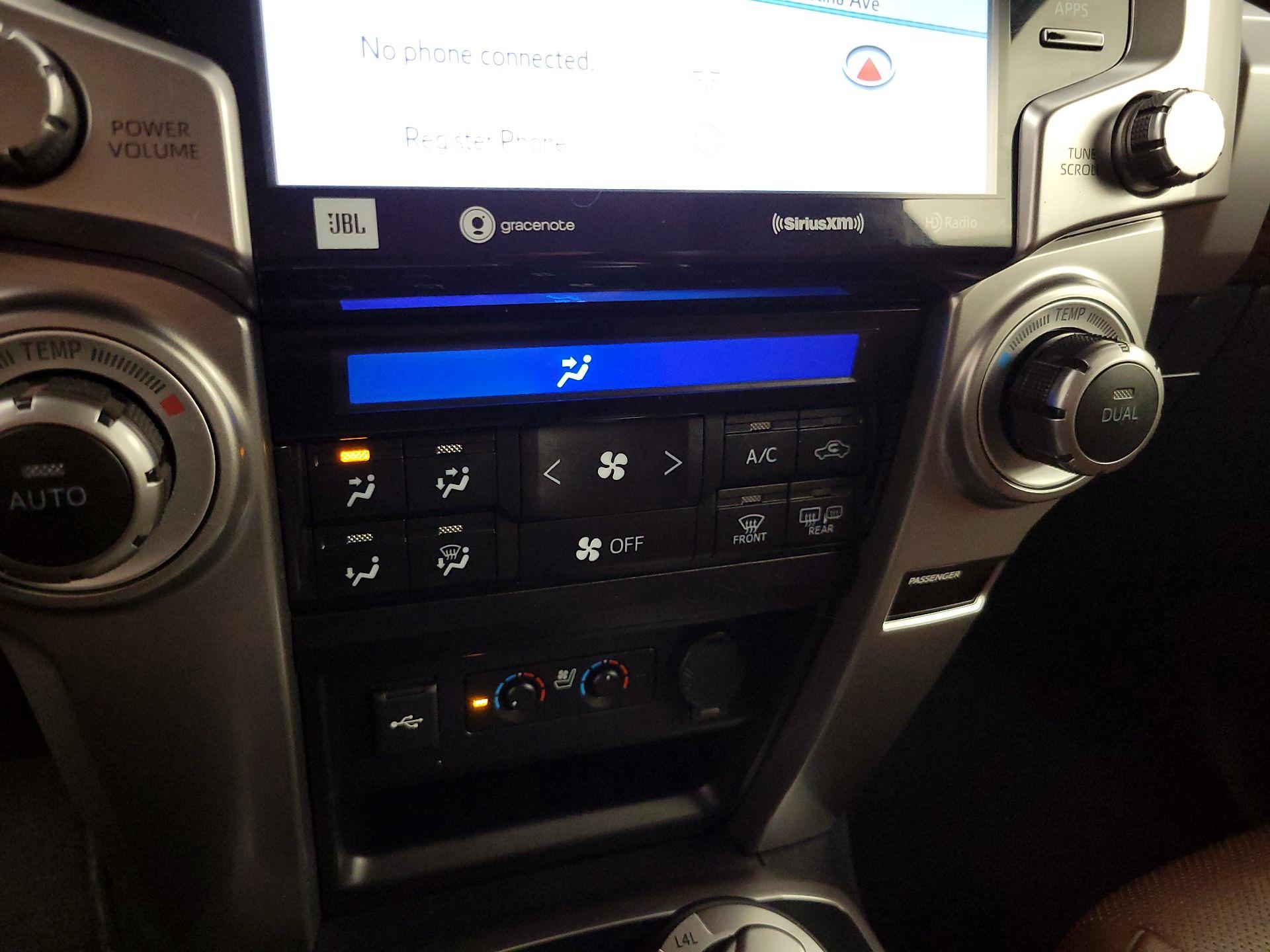 Thumbnail: 2020 Toyota 4Runner - 17