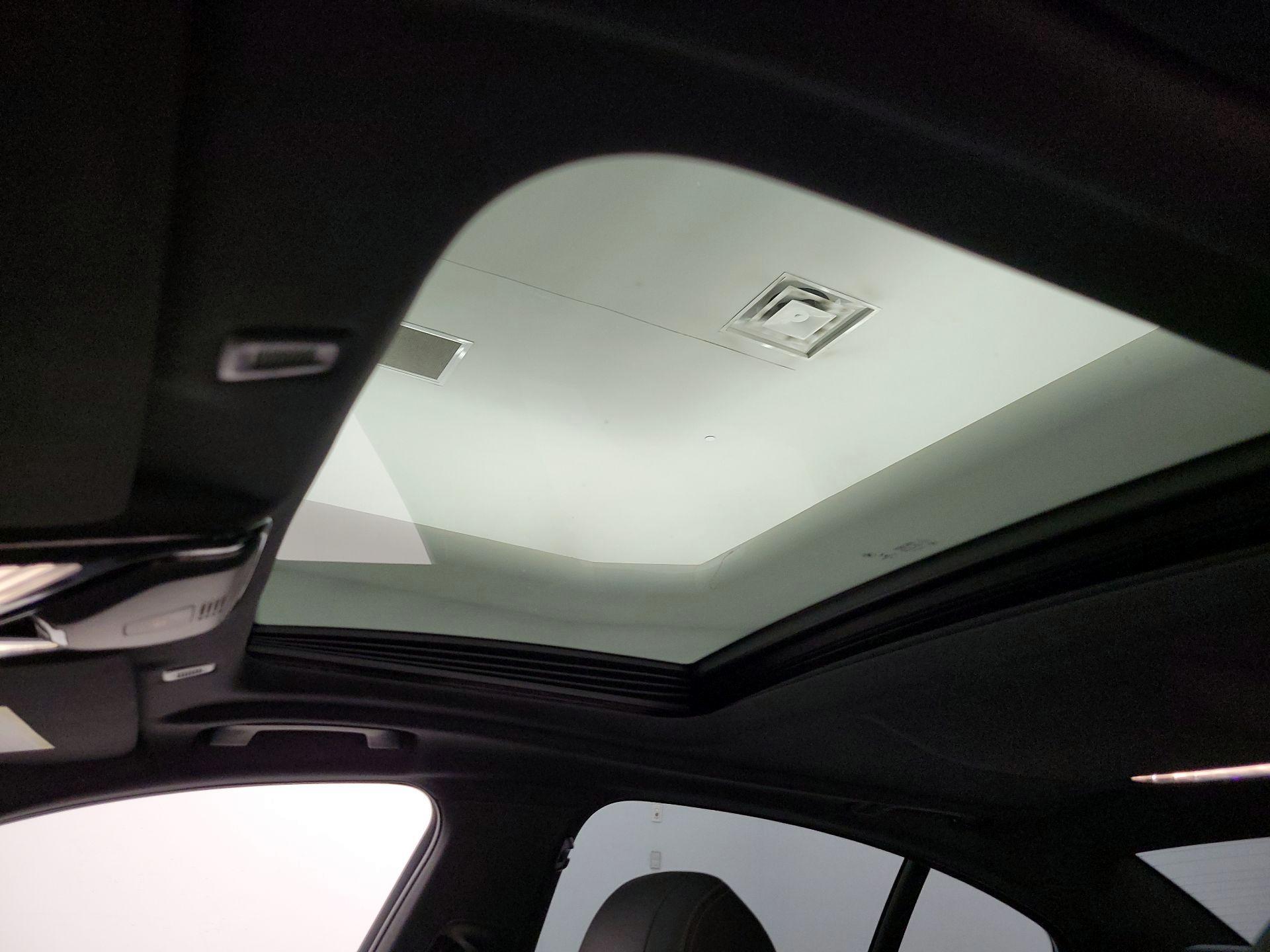 Thumbnail: 2022 BMW 5 Series - 19