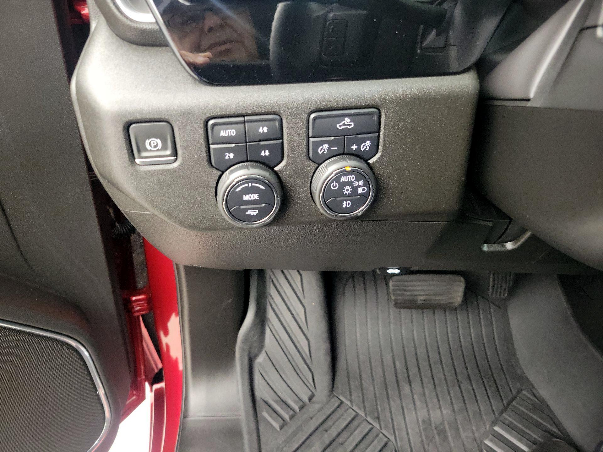 Thumbnail: 2024 Chevrolet Silverado 1500 - 13