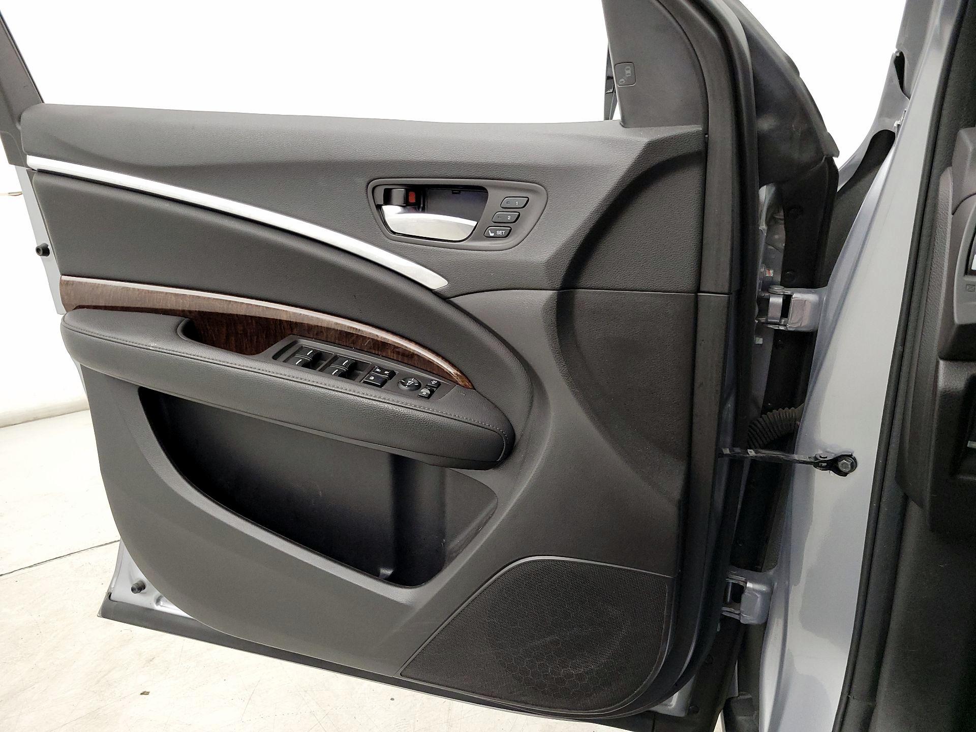 Thumbnail: 2017 Acura MDX - 12