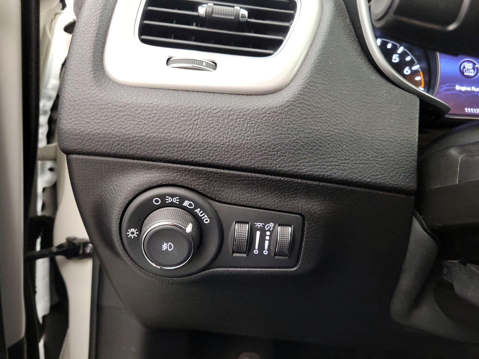 Thumbnail: 2020 Jeep Compass - 13