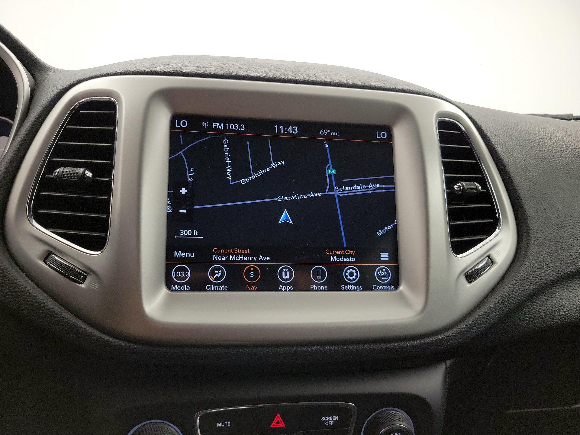 Thumbnail: 2020 Jeep Compass - 14