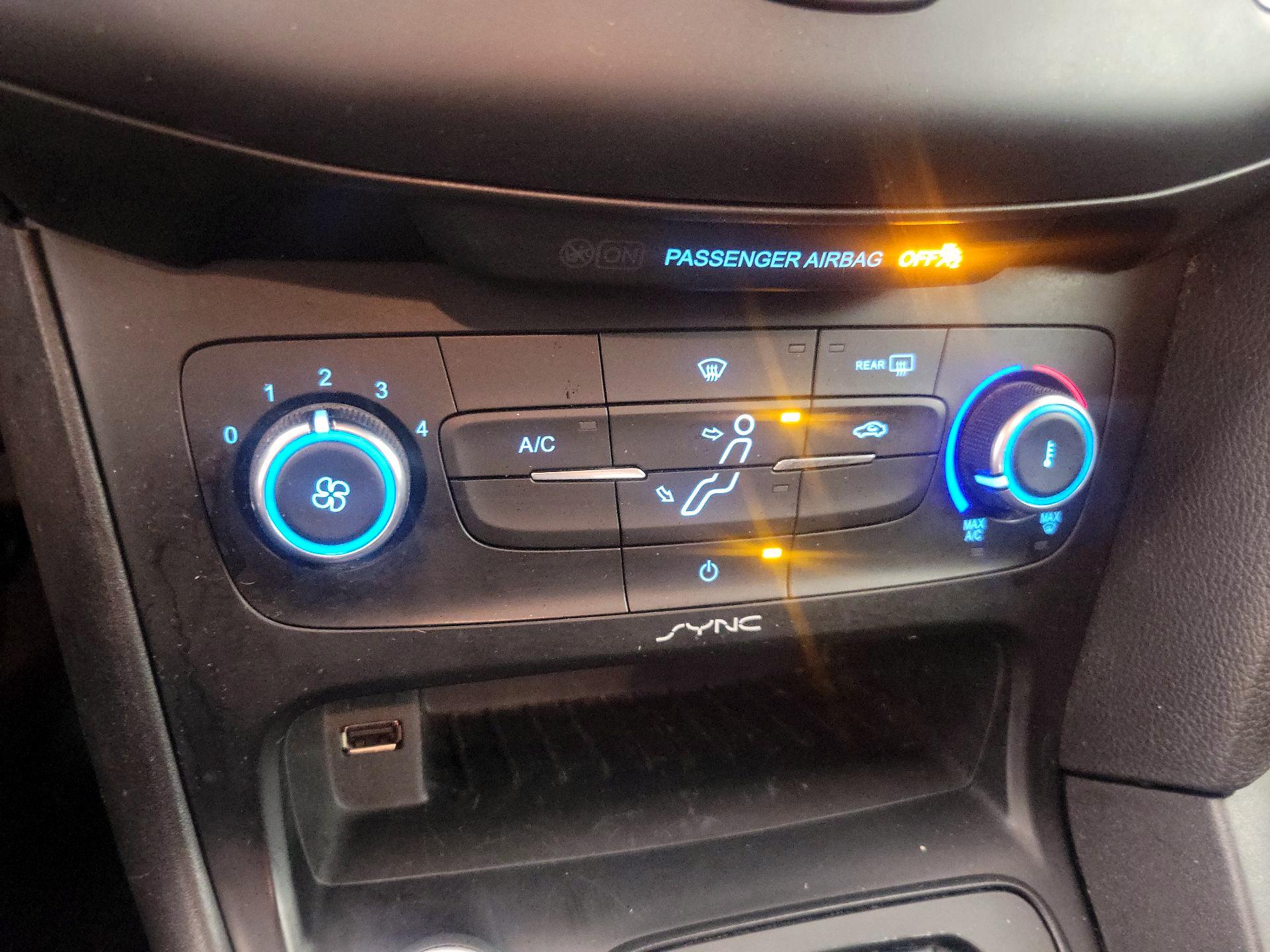 Thumbnail: 2016 Ford Focus - 16