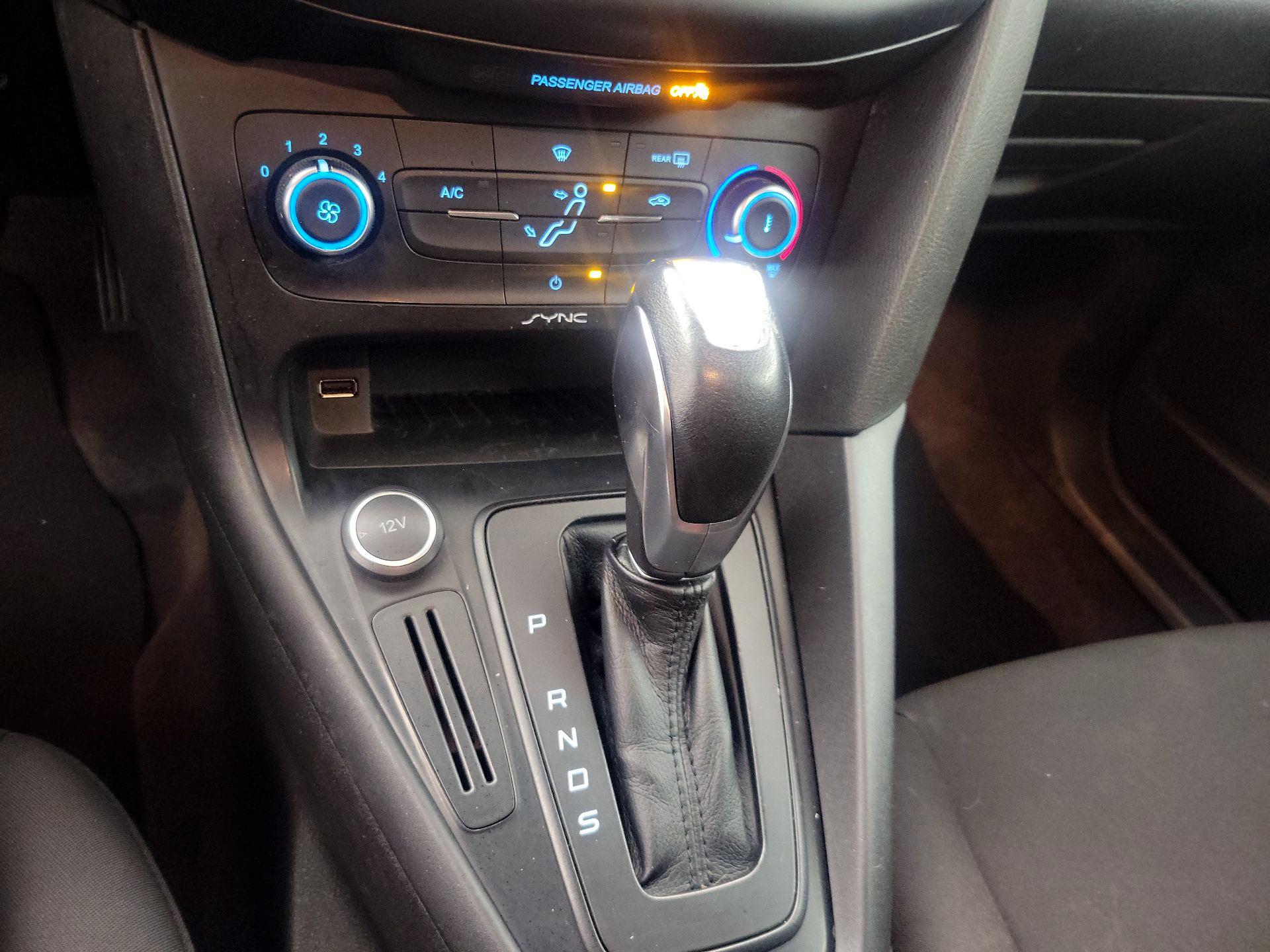 Thumbnail: 2016 Ford Focus - 17