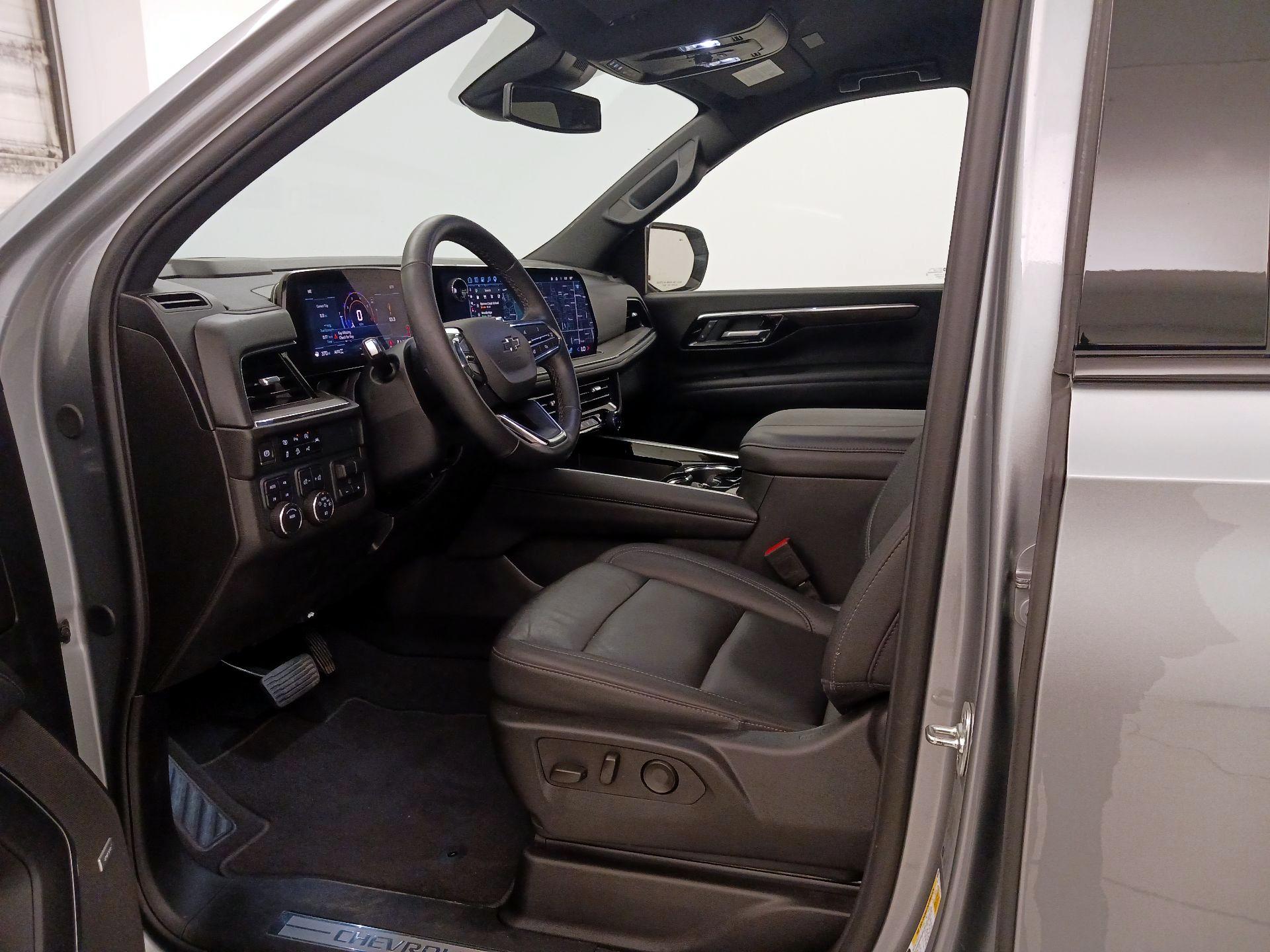 Thumbnail: 2025 Chevrolet Suburban - 11